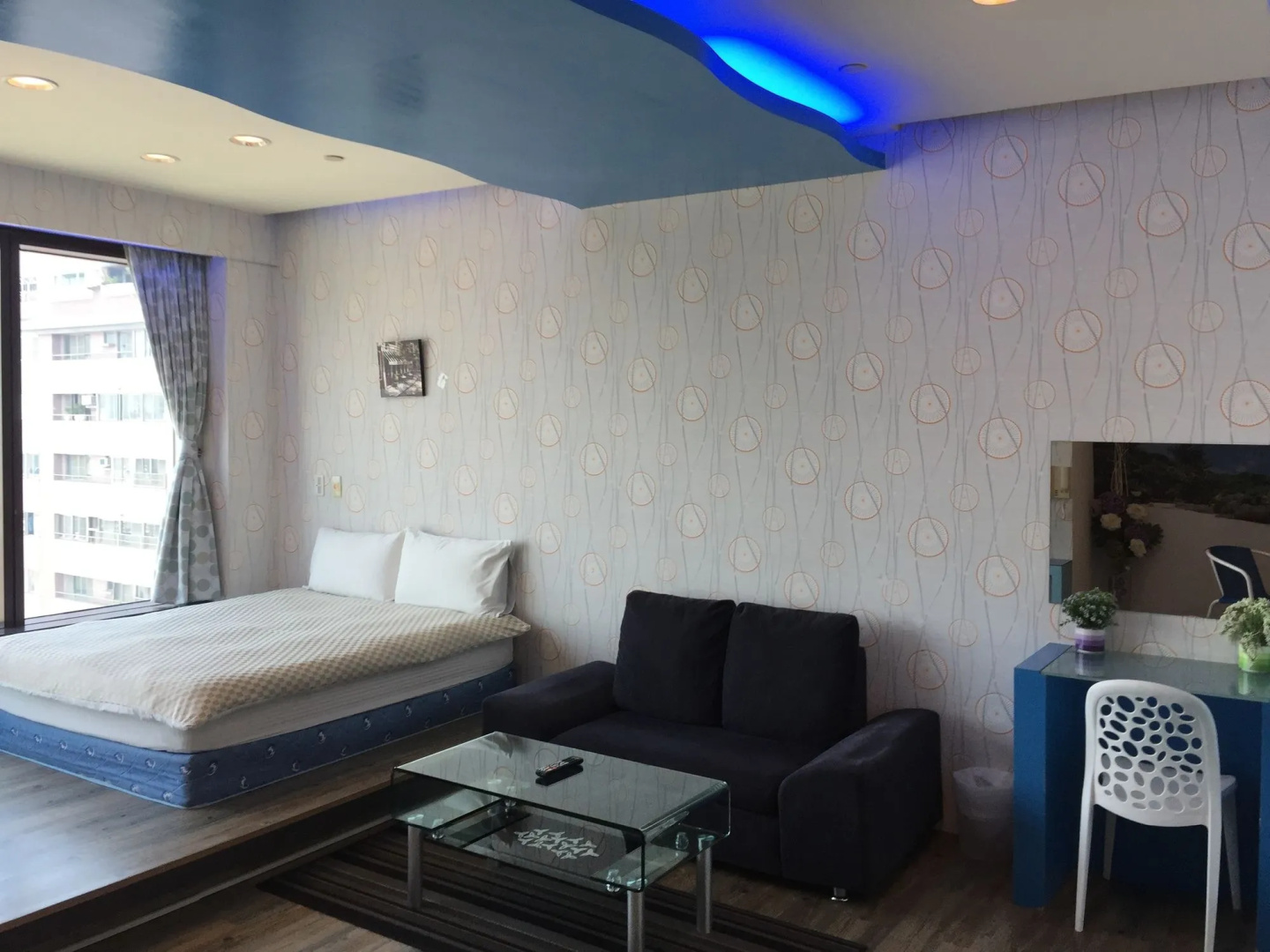 85 Night View Inn