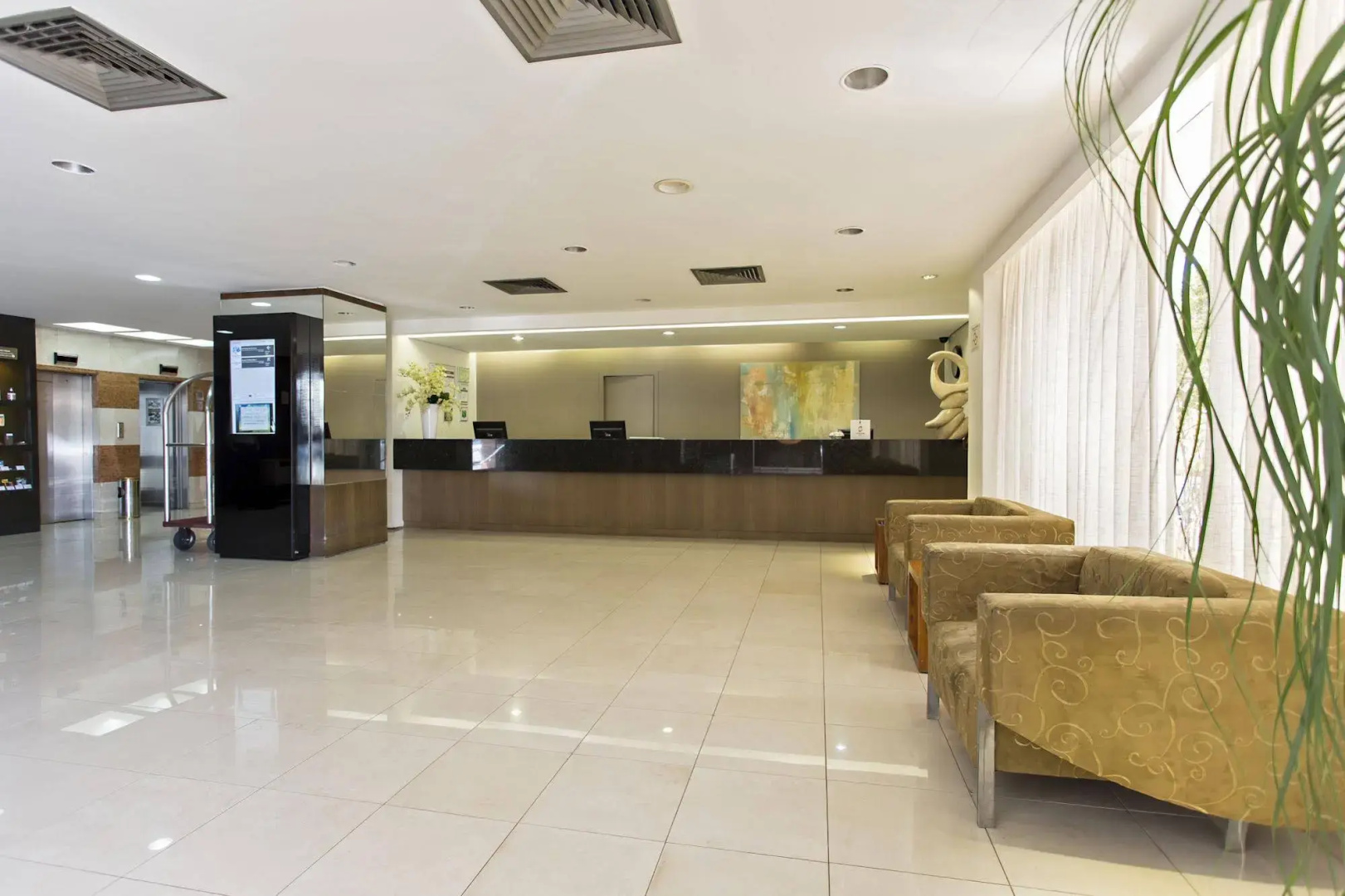 Stream Palace Hotel