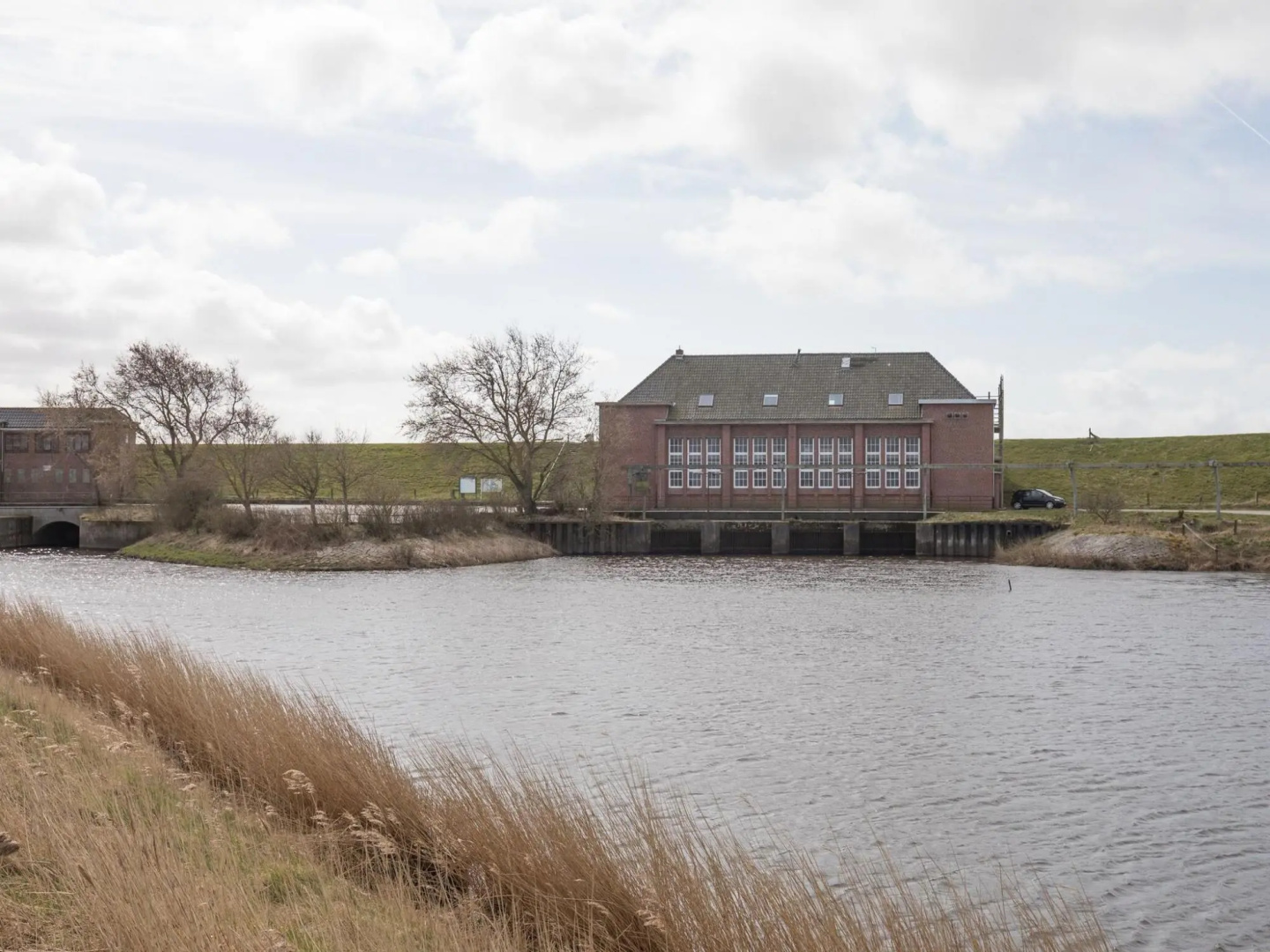 exclusive holiday apartment on the dike at the North Sea