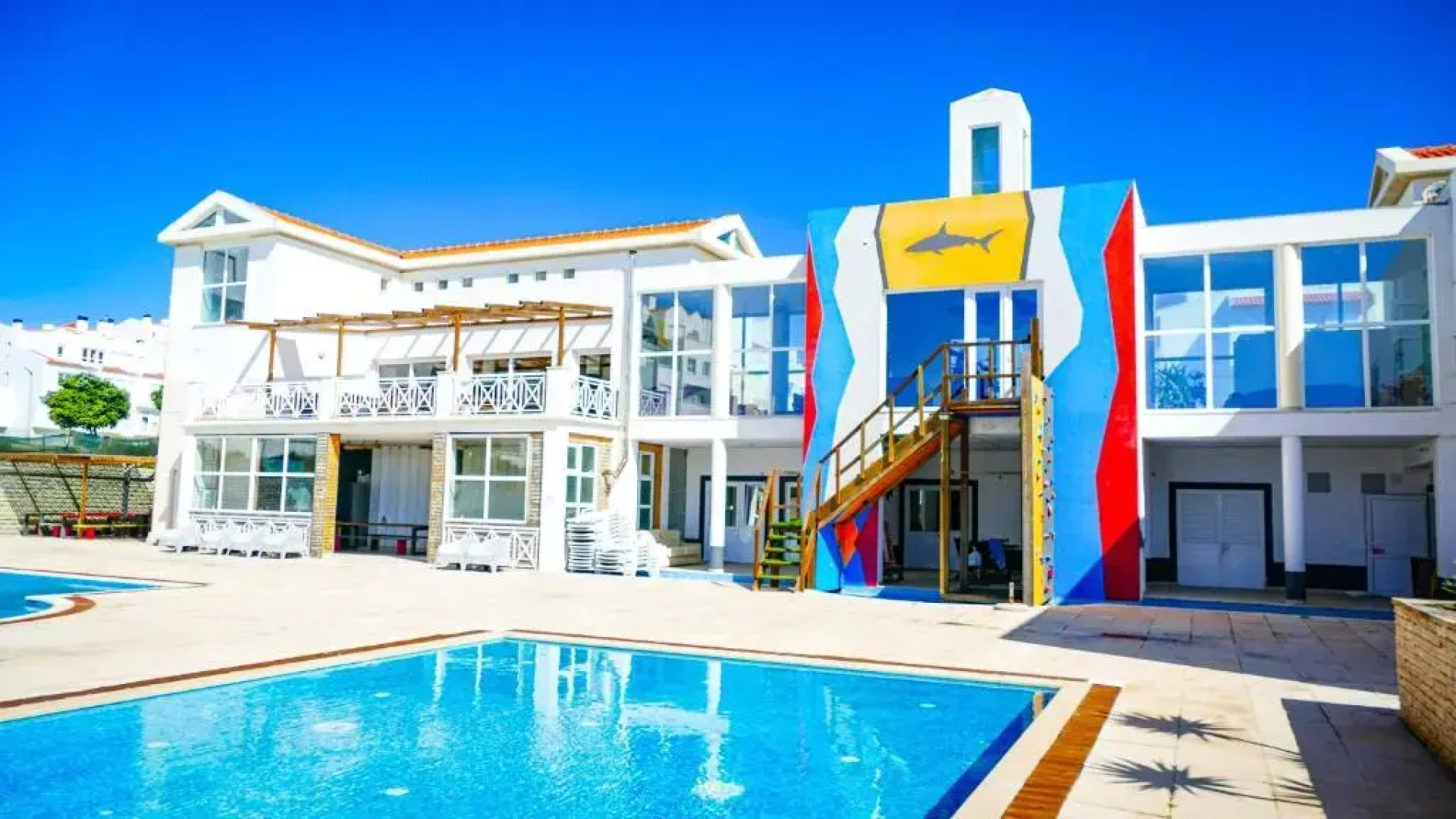 Shark'S Lodge