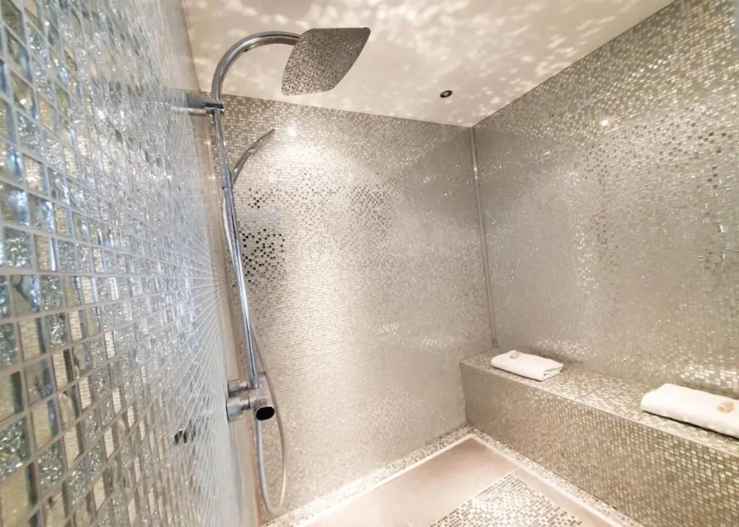 Superbe studio en bord du lac