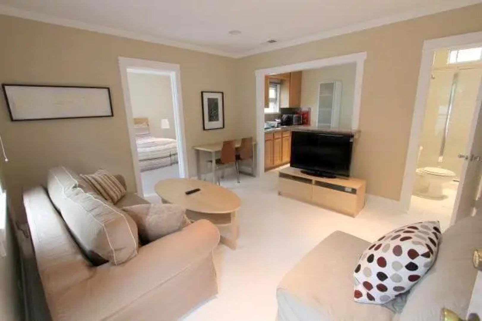 Adorable West Hollywood One-Bedroom Apartment