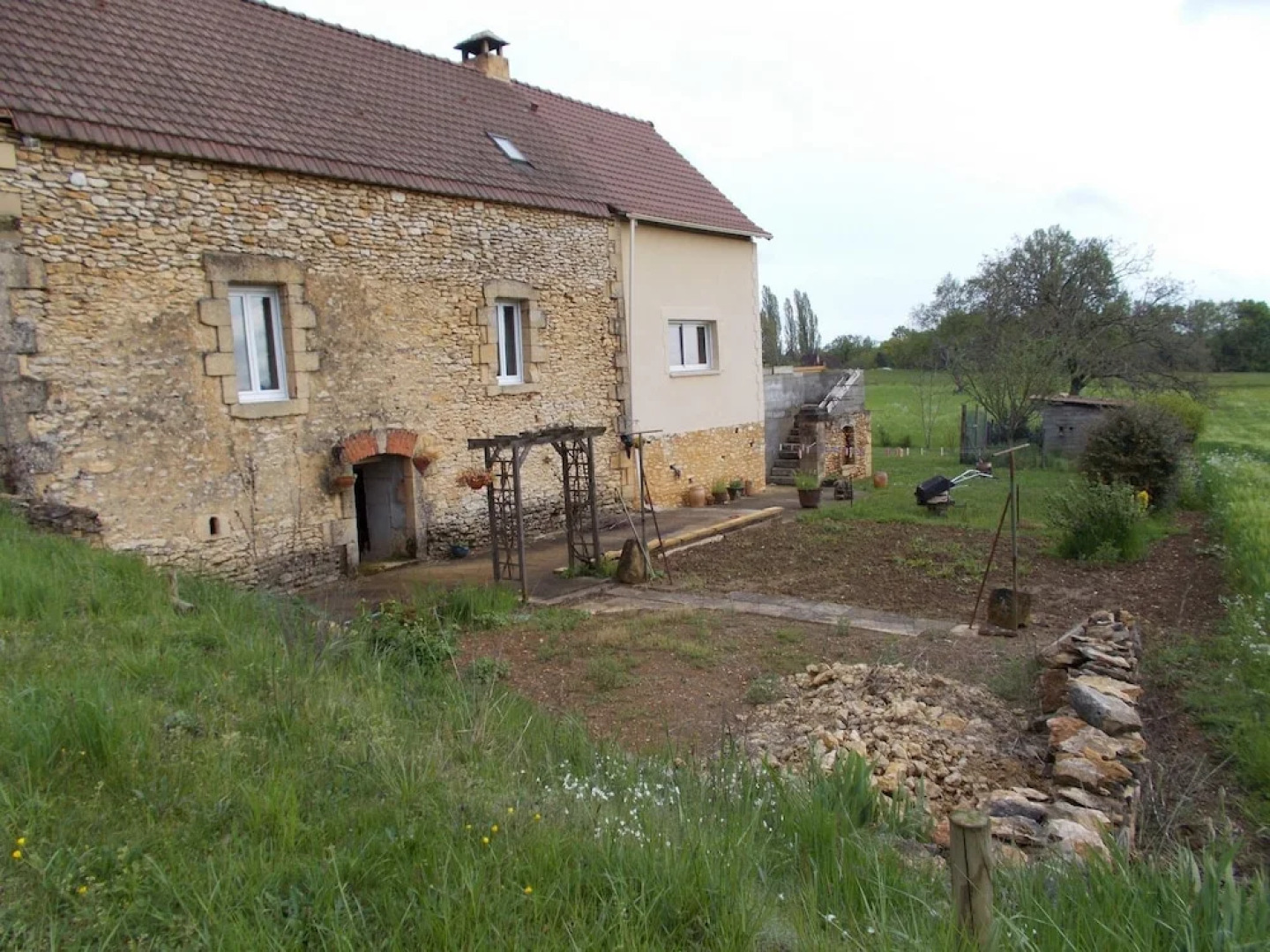 House With 3 Bedrooms in Simeyrols, With Furnished Garden and Wifi