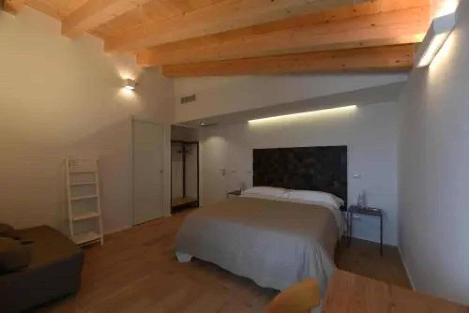 OrtoPi Country Canapa House