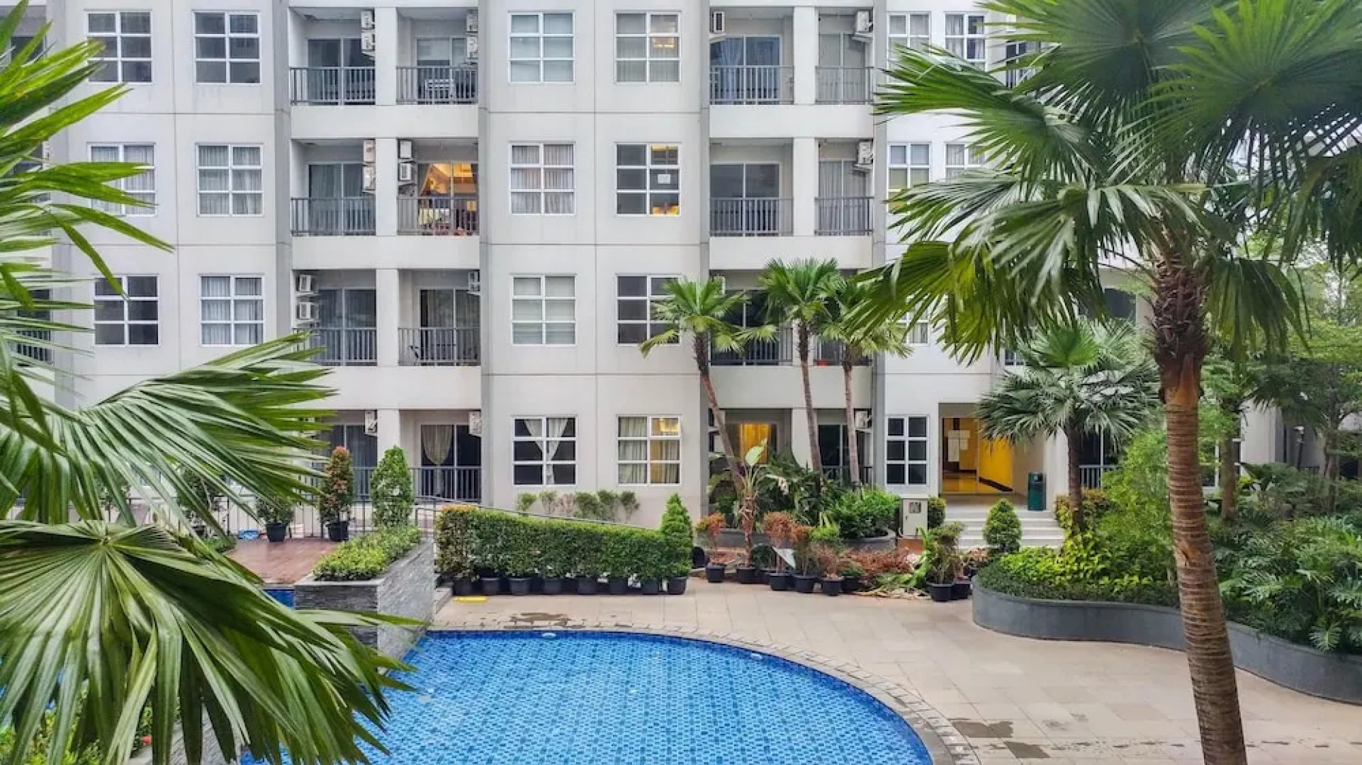 Simply Studio Saveria Apartment near ICE BSD