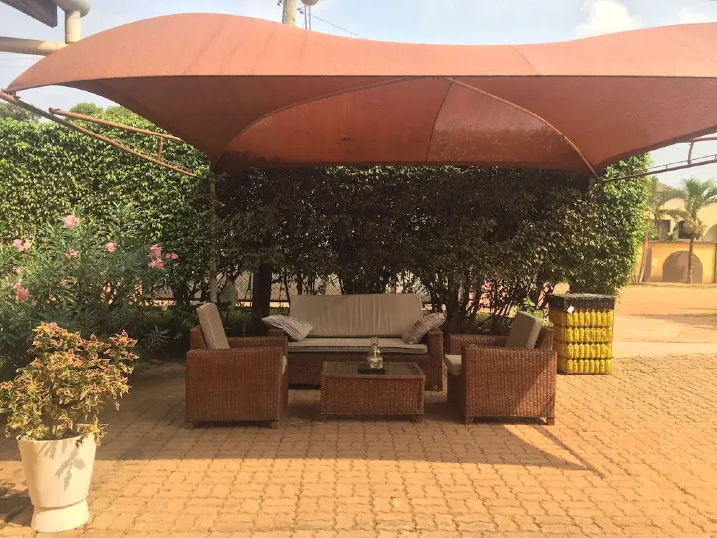 Logess Estates Guesthouse