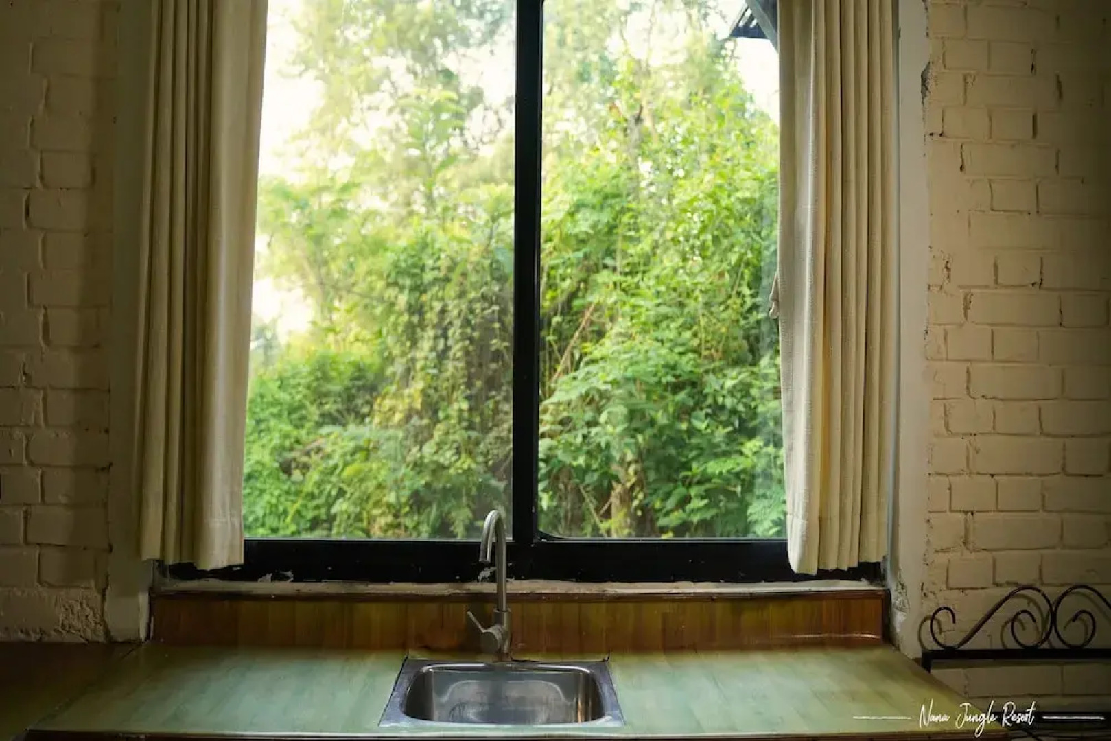 Nana Jungle Resort Near Chitwan National Park