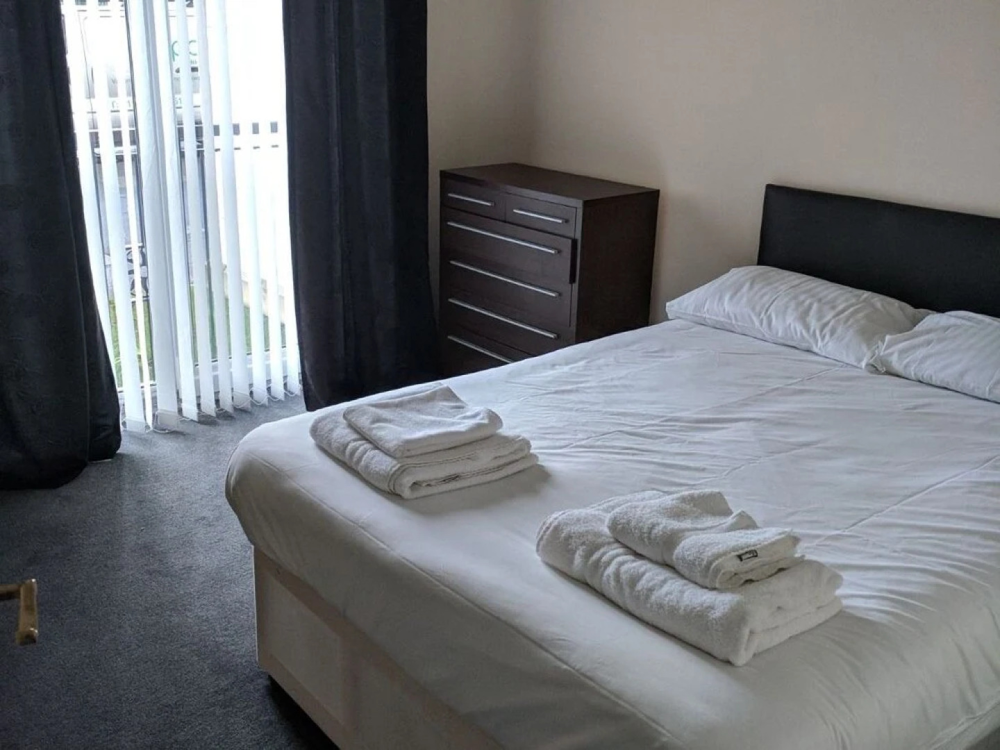 Alexander Apartments Royal Court