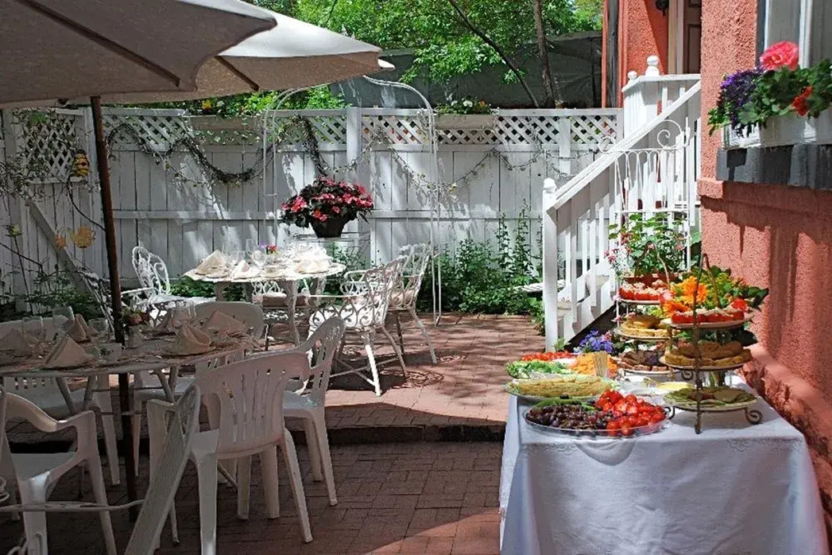 Thompson House Inn & Tea Room