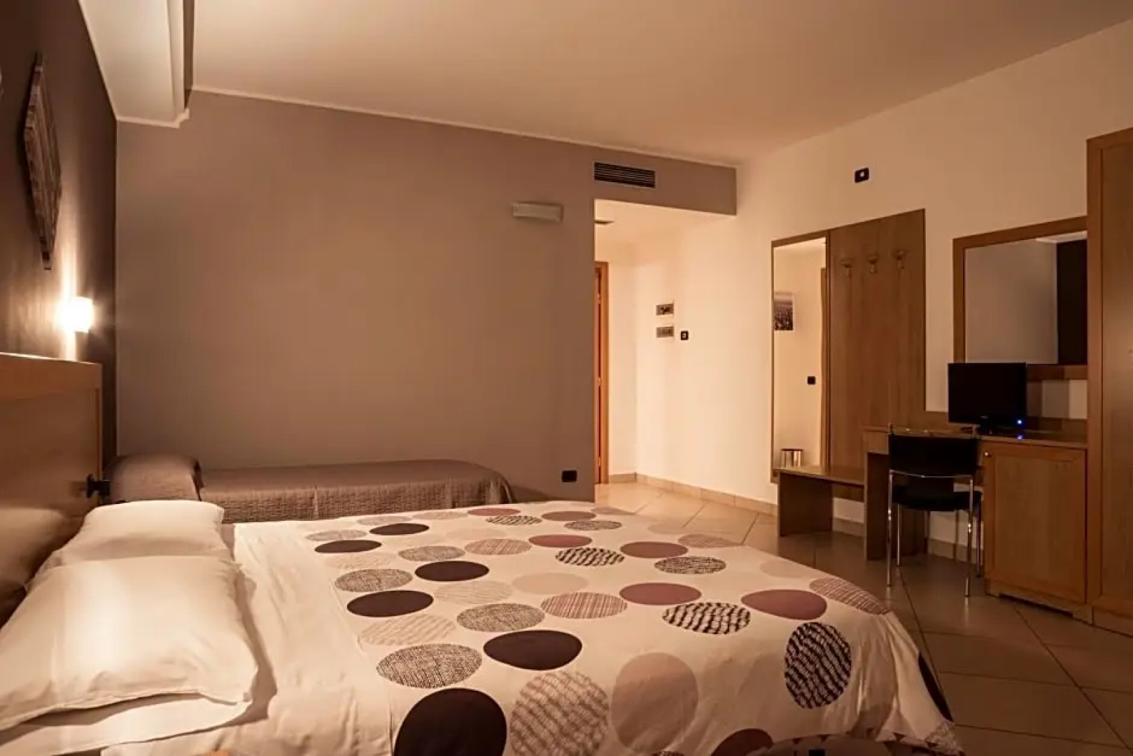 Manhattan Village Hotel