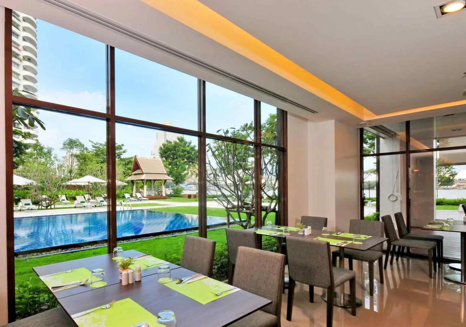 ibis Bangkok Riverside