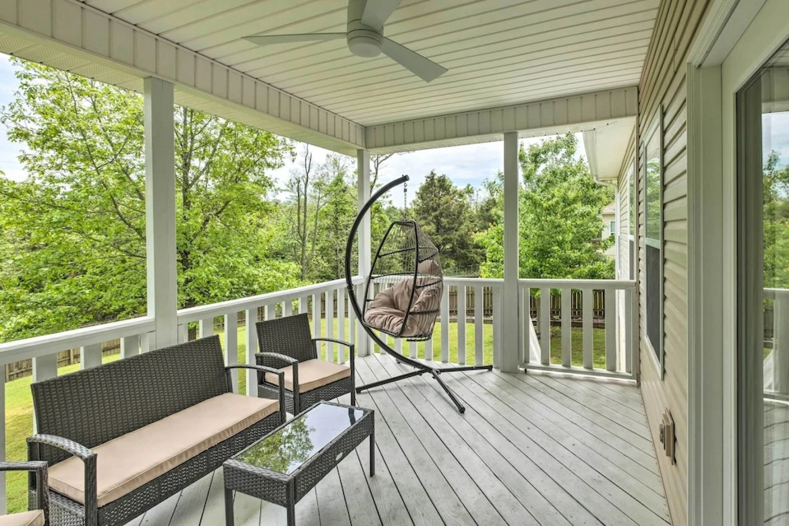 Bella Vista Home w/ Yard: Half Mile to Trails!