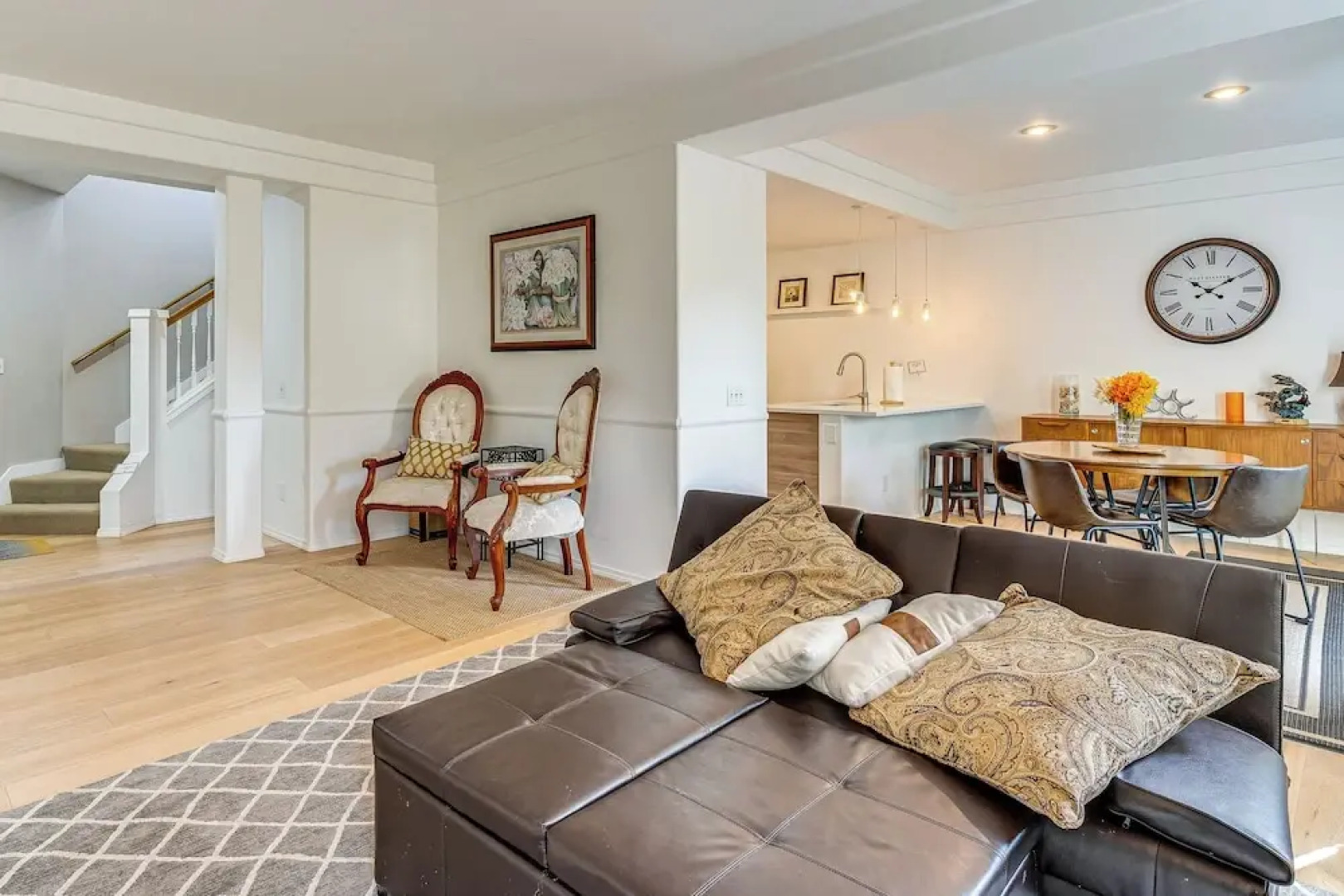 Modern Home Close to Dtwn Woodinville w/ Yard