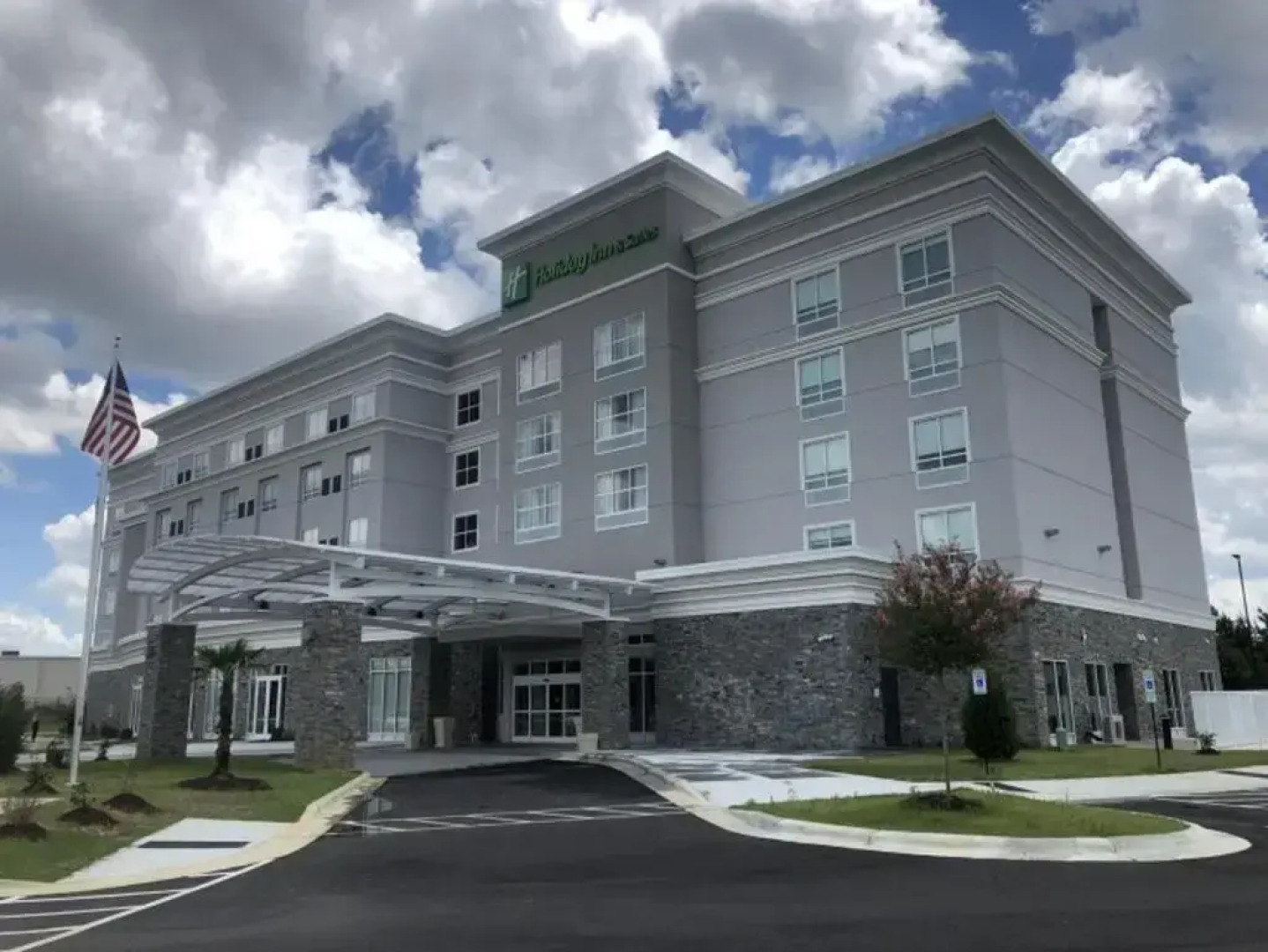Holiday Inn Hotel & Suites Fayetteville W-Fort Bragg Area by IHG