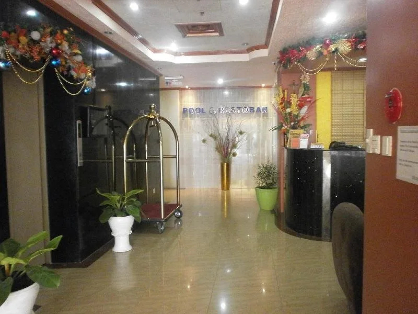 C & L Sea View Hotel