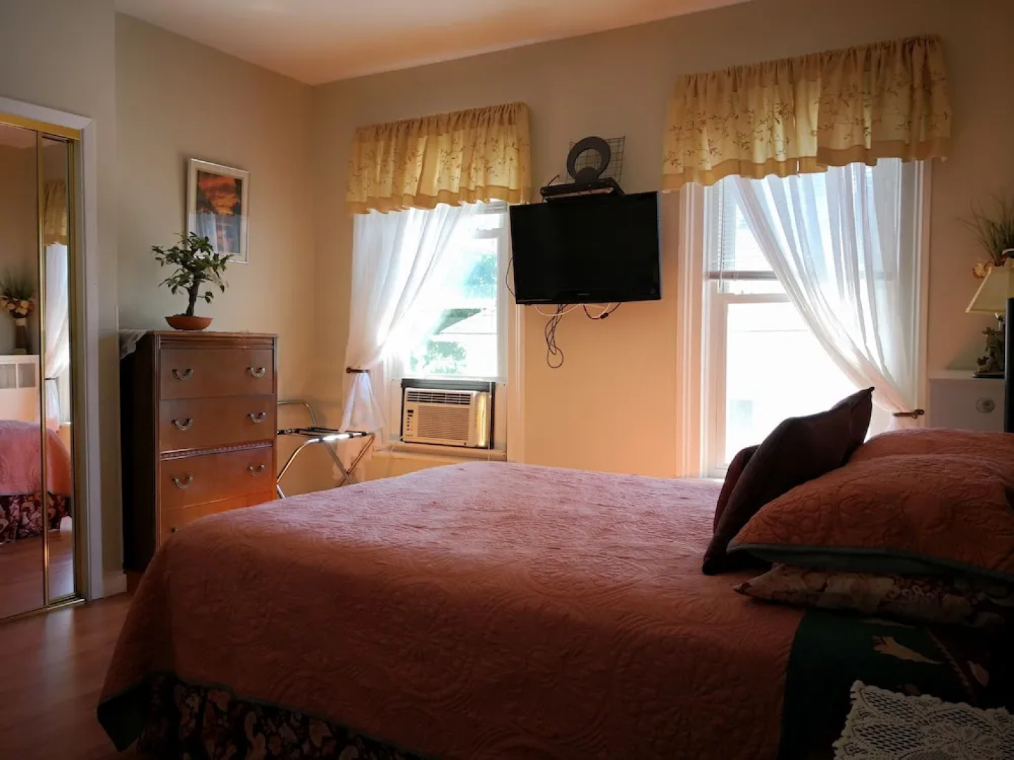 Niagara's Emerald Falls Bed & Breakfast