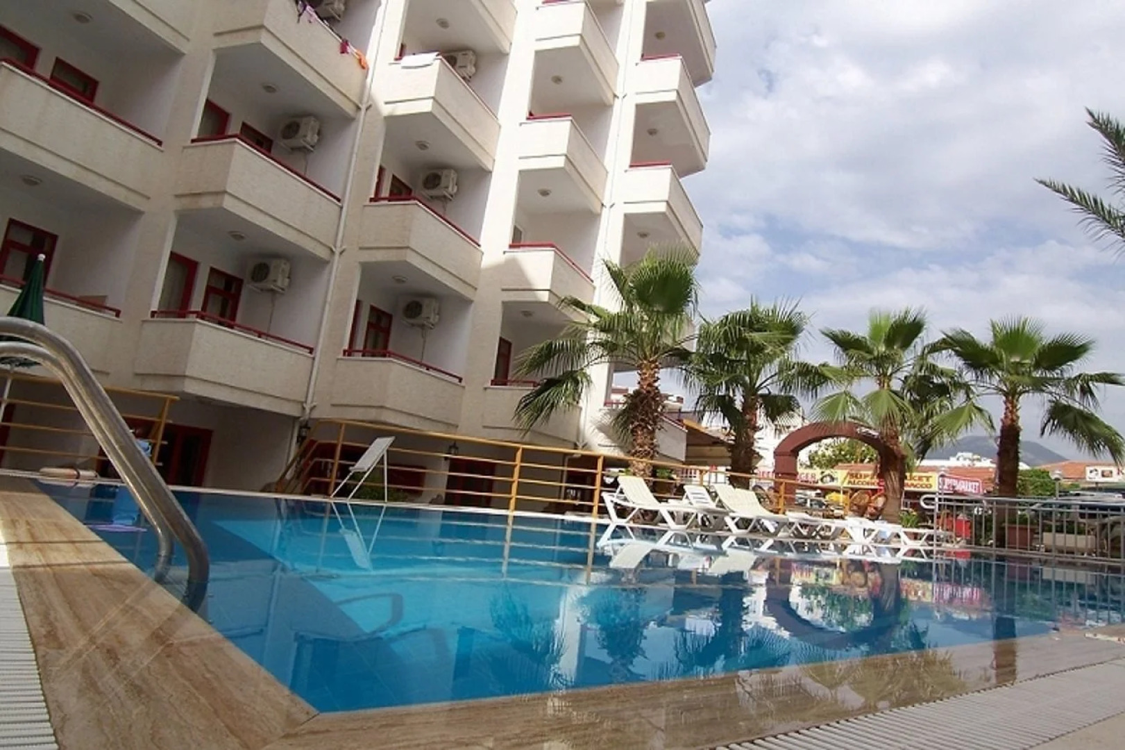 Semiz Apart Hotel