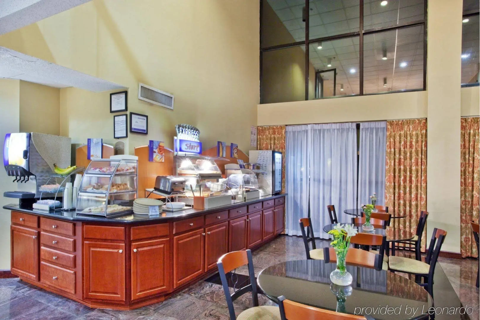 Holiday Inn Express Hotel & Suites by IHG