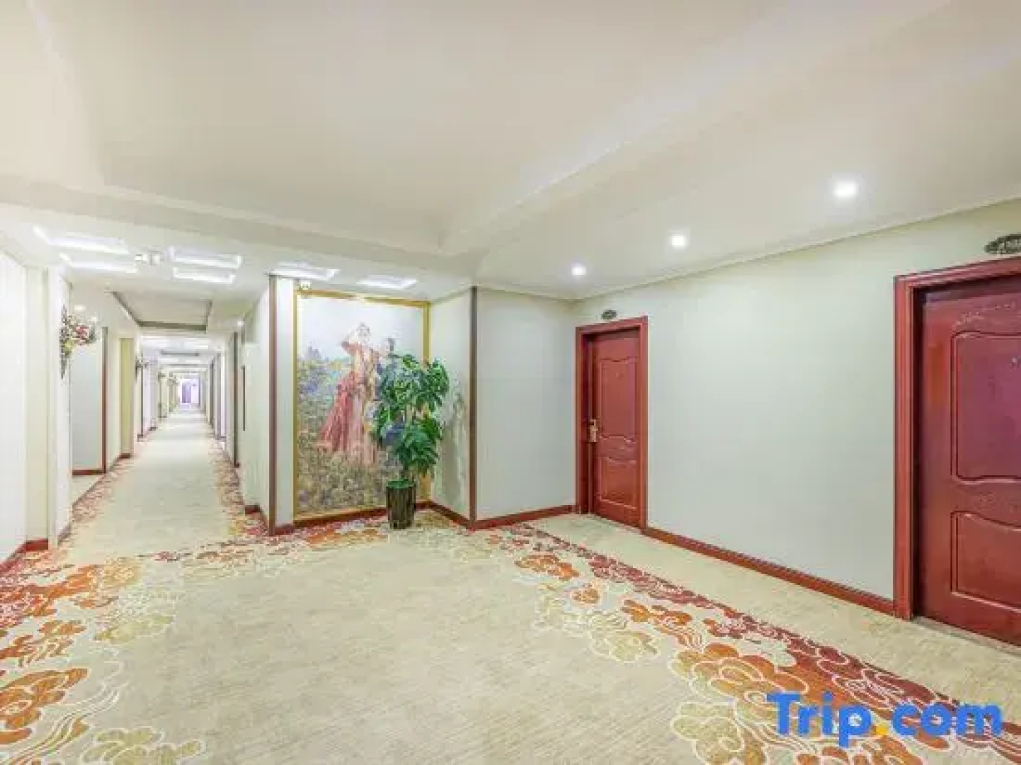 Elan Hotel (Zhenjiang Railway Station Wanda Plaza)