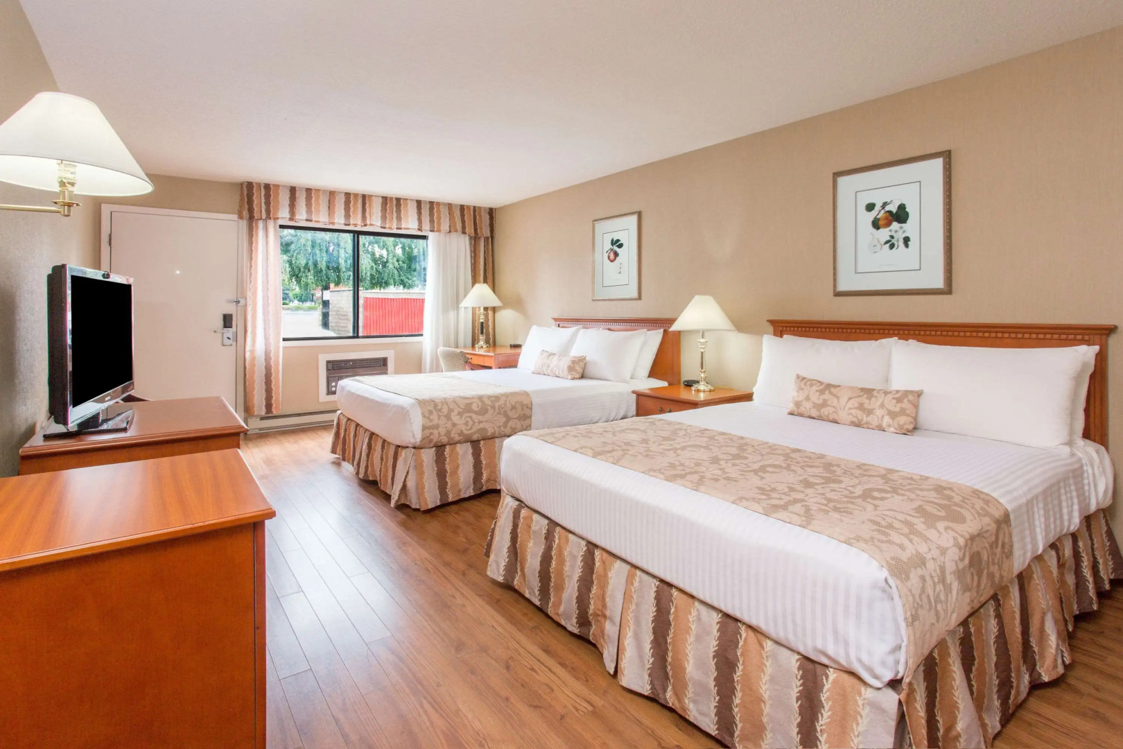 Ramada Hotel & Conference Center by Wyndham Kelowna