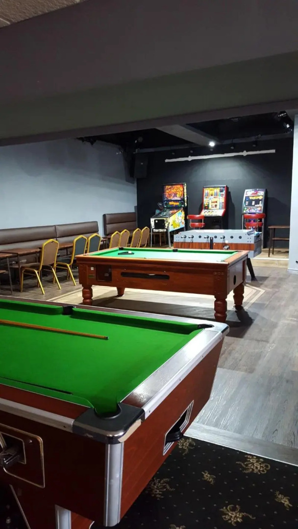 The Bear on the Square