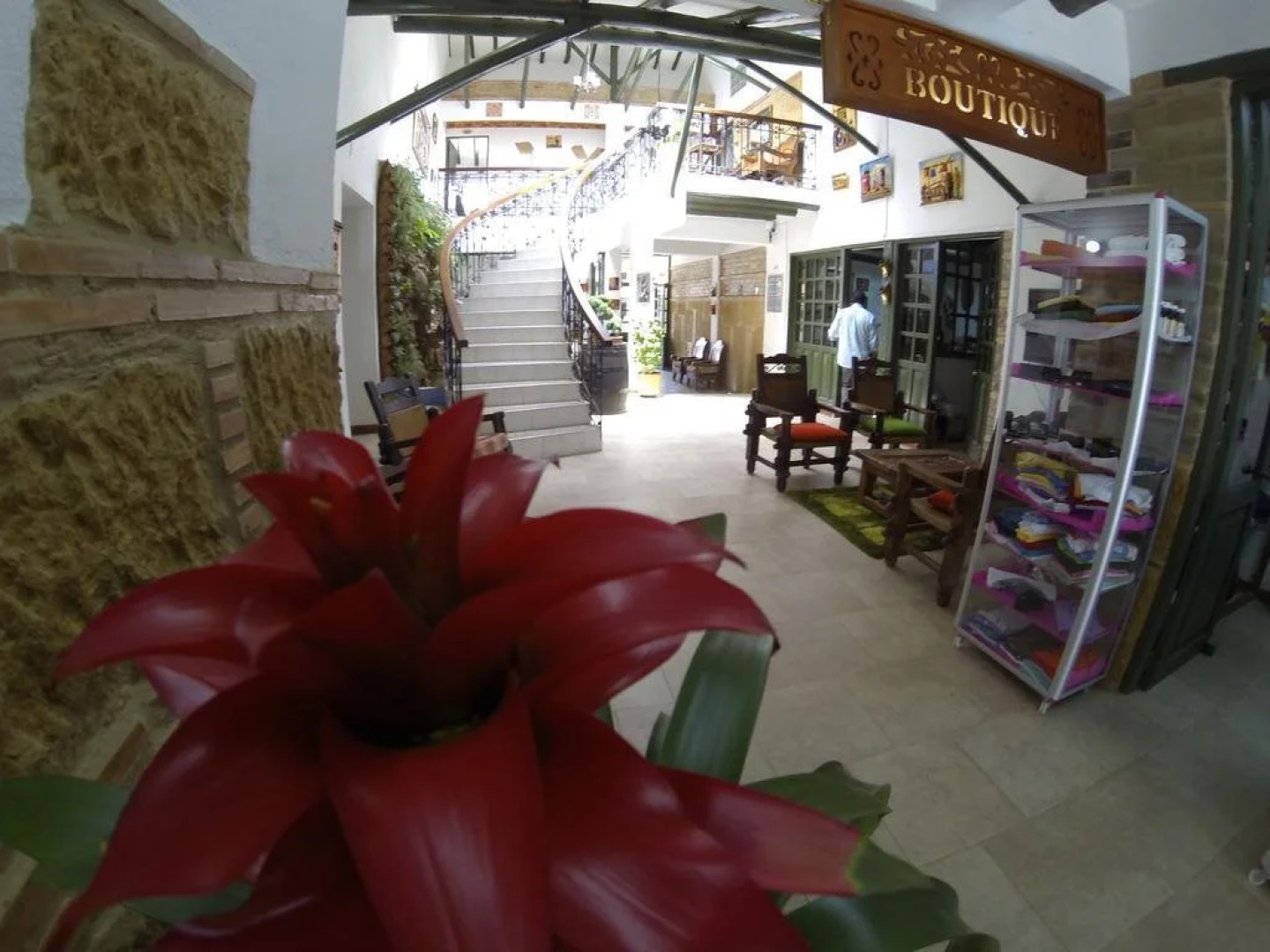 Zaguan De Los Heroes