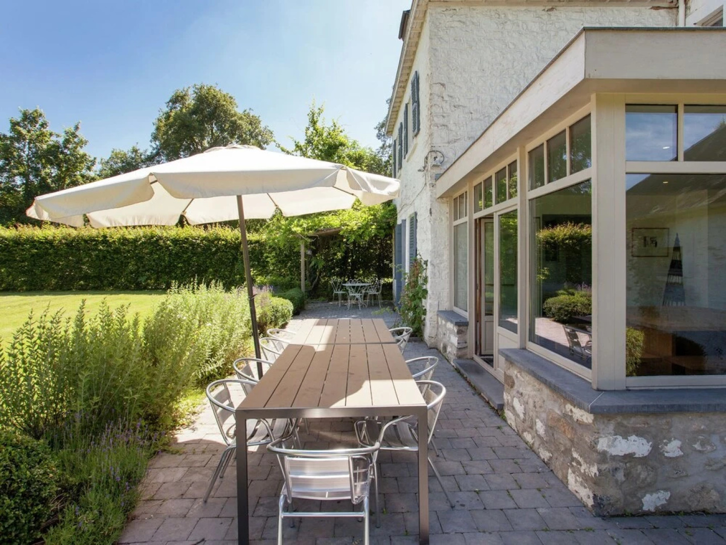 With Billiards, Table Tennis and Collection of Modern art in a Rural Setting