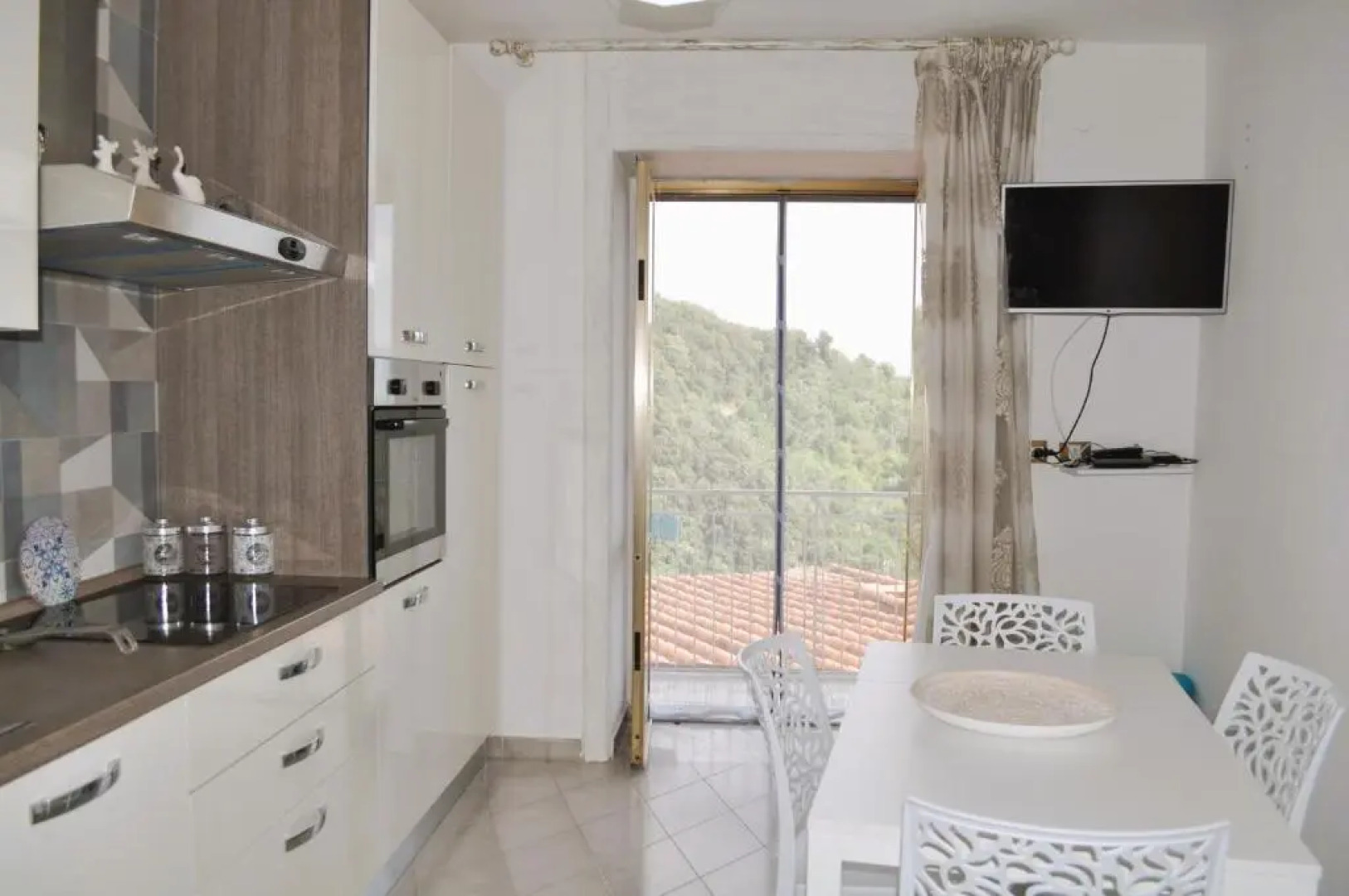 Anna's home 2 - Luminoso appartamento nel centro storico