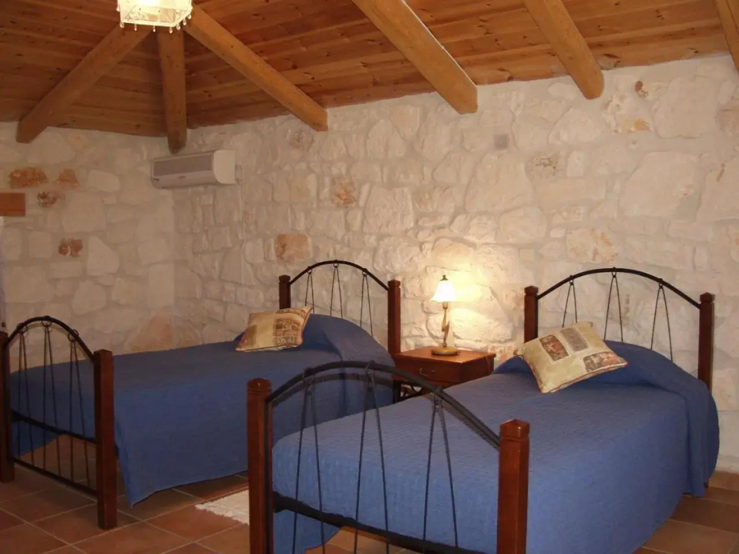 Lithos stone house (Ionio holidays)