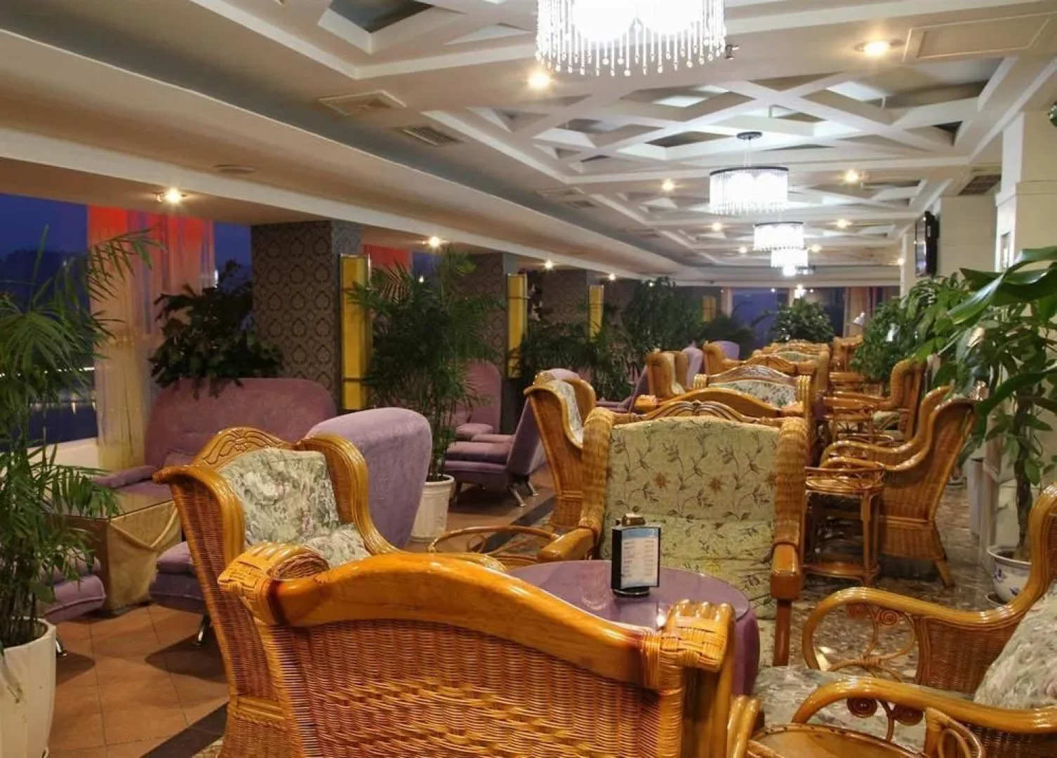 Leshan Kailai Business Hotel