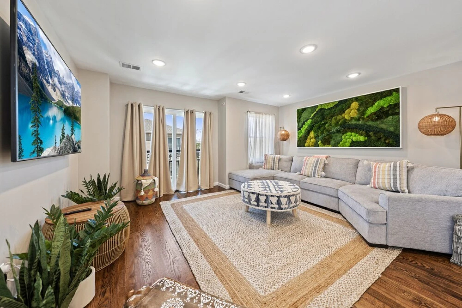 Simon Stays - Thai Oasis