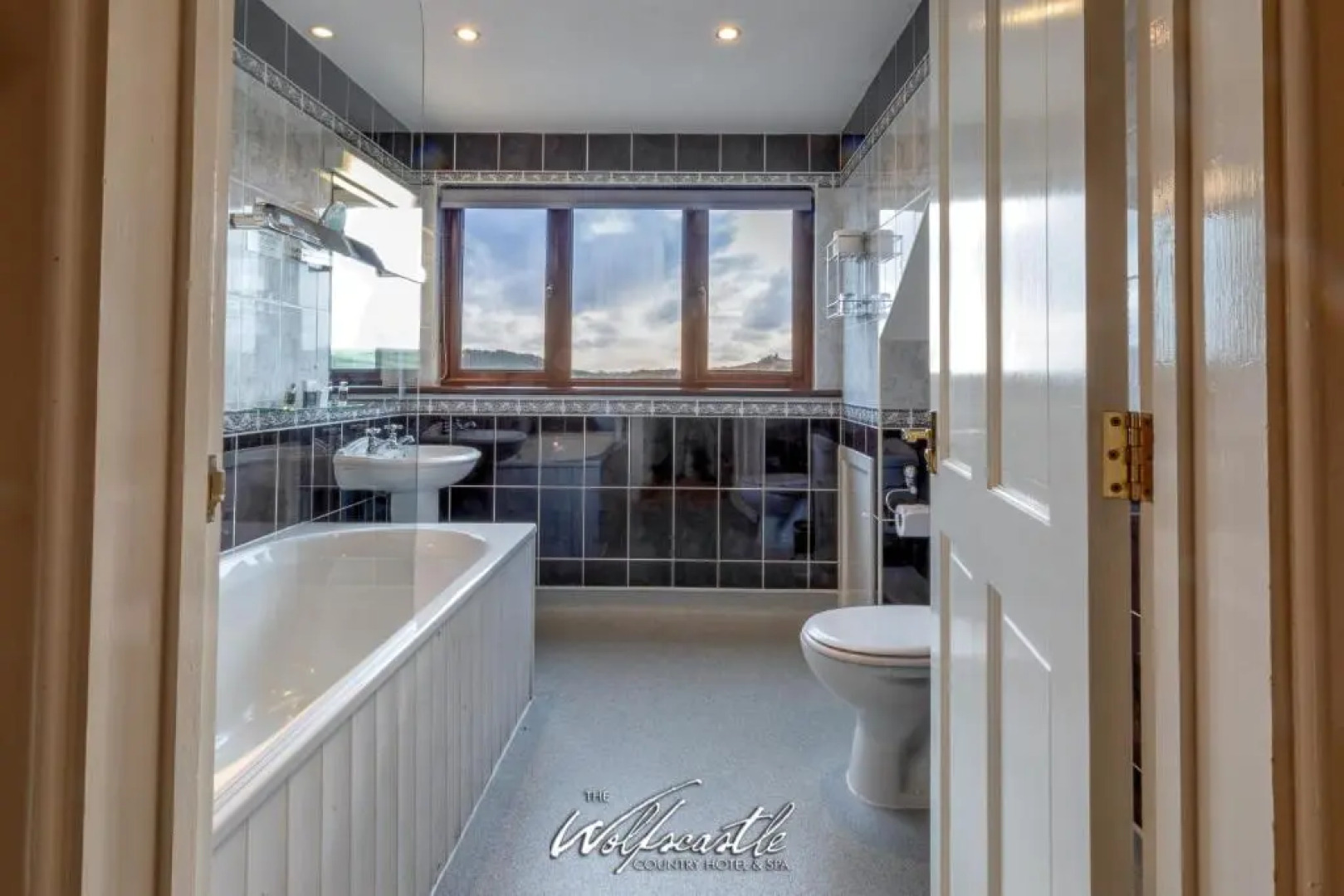 Wolfscastle Country Hotel