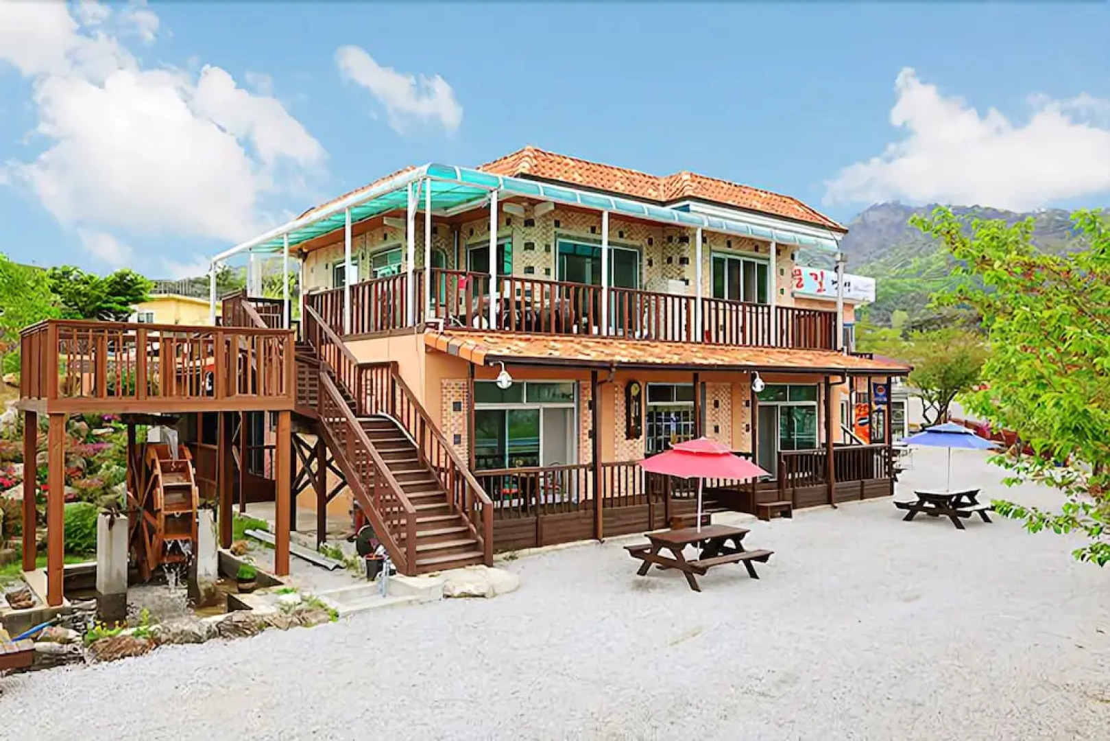 Yeongju Pusoksa Maple Road Pension