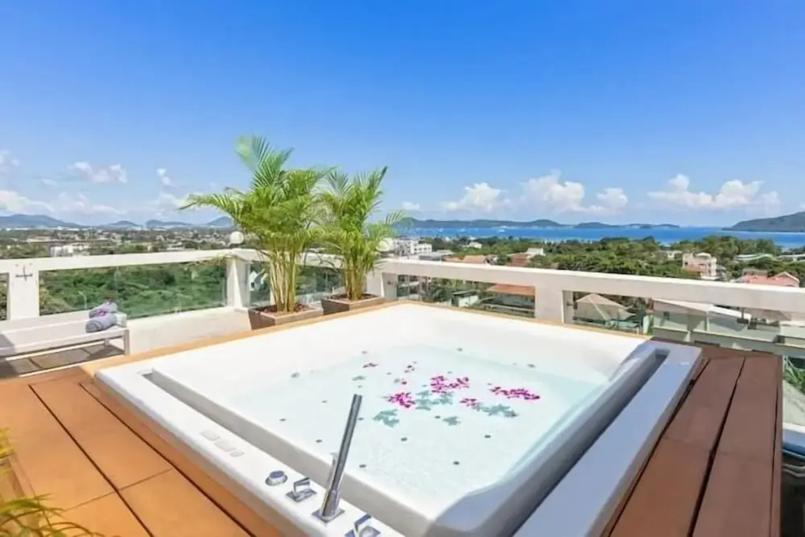 BestViewHot Tub pool Great Location v132