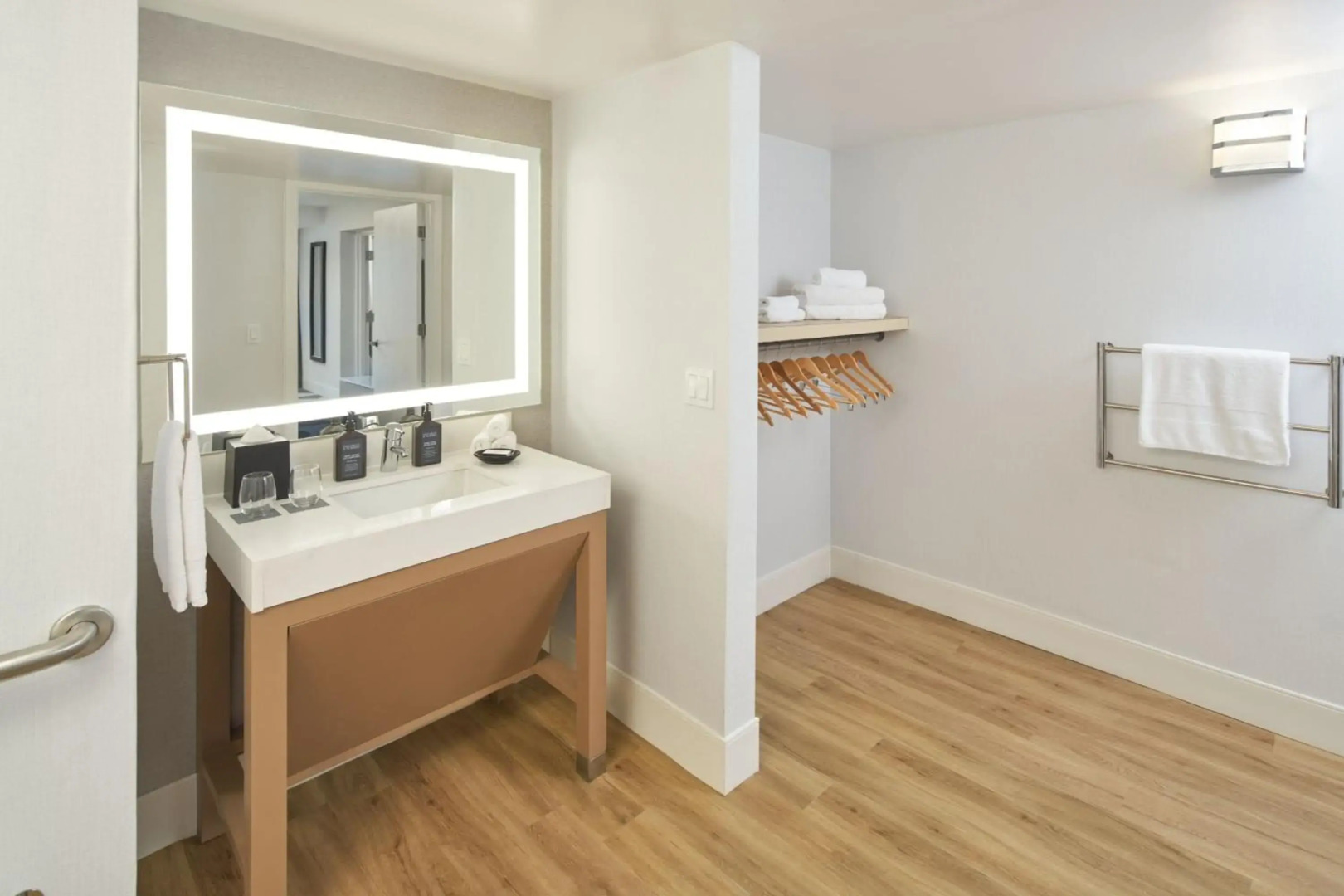 Sheraton Pittsburgh Hotel at Station Square