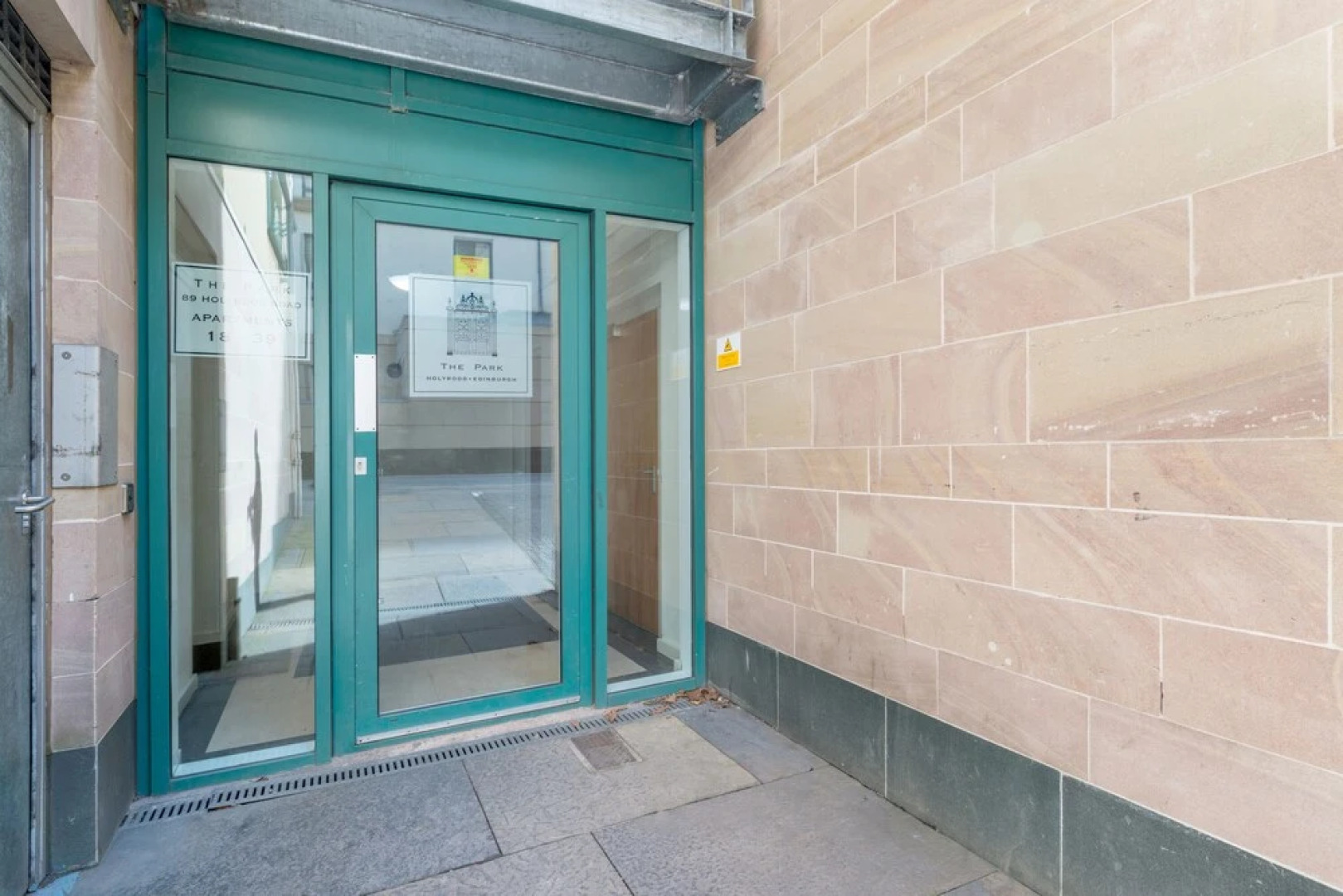 Quirky 1 Bedroom Apartment Next to Holyrood Palace