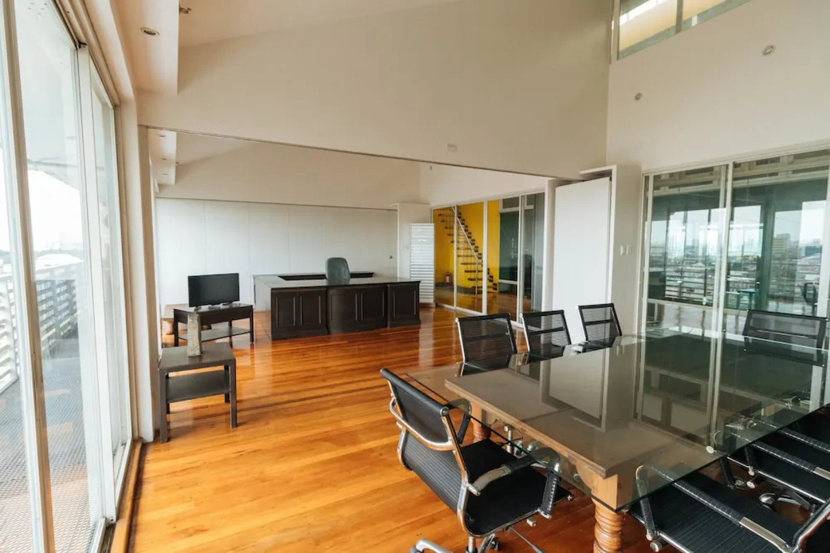 RedDoorz near Osmena Highway