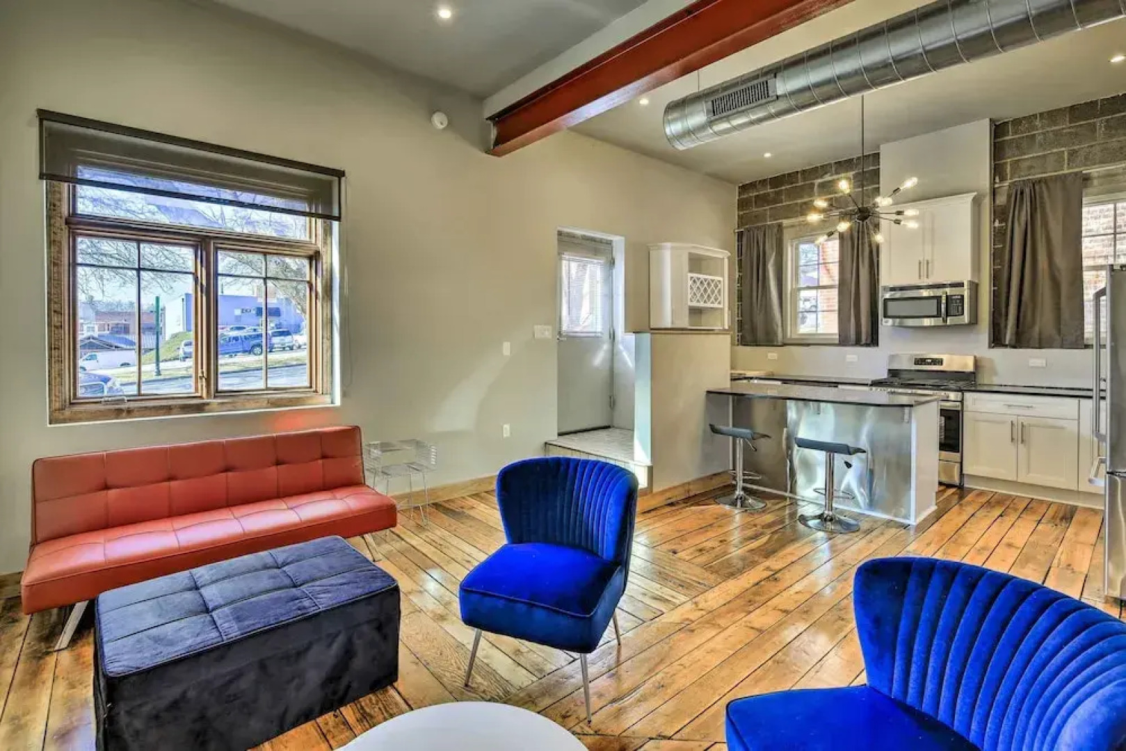 Sleek Wytheville Apartment Near Food + Drink!