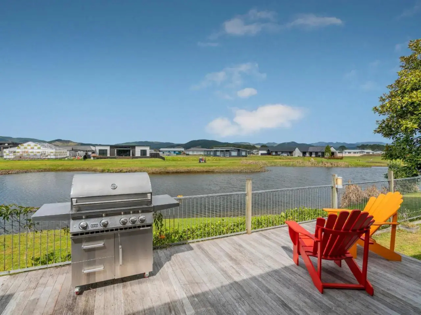 Sanctuary By The Water - Matarangi Holiday Home
