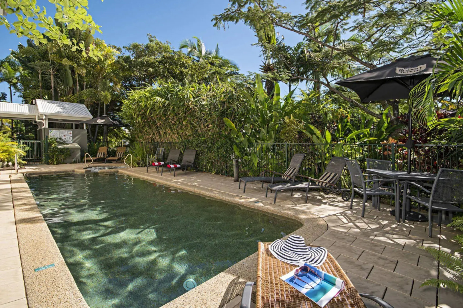 Port Douglas Apartments - Adults Only Oasis