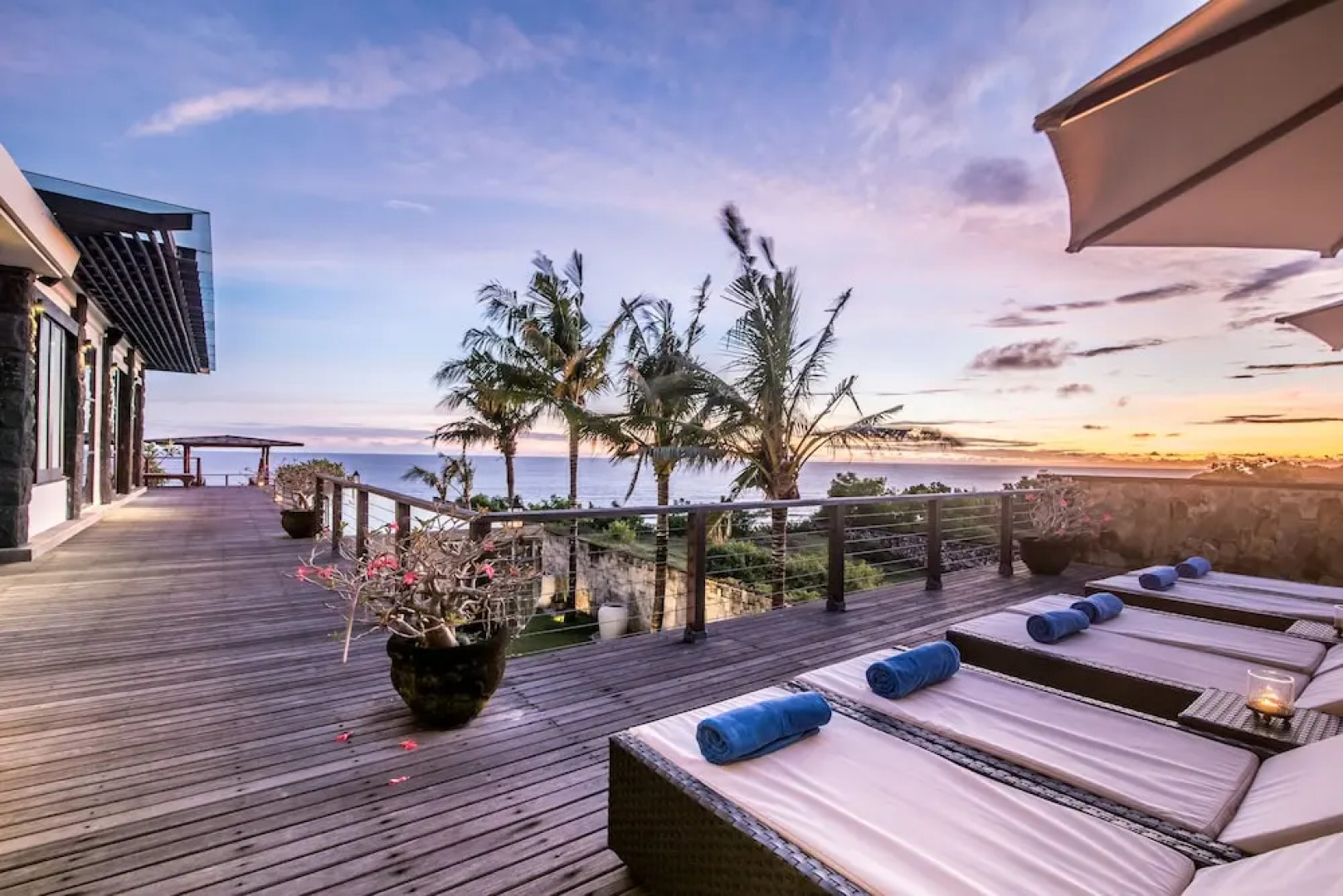 Absolute Cliff Front Pandawa Beach Villa