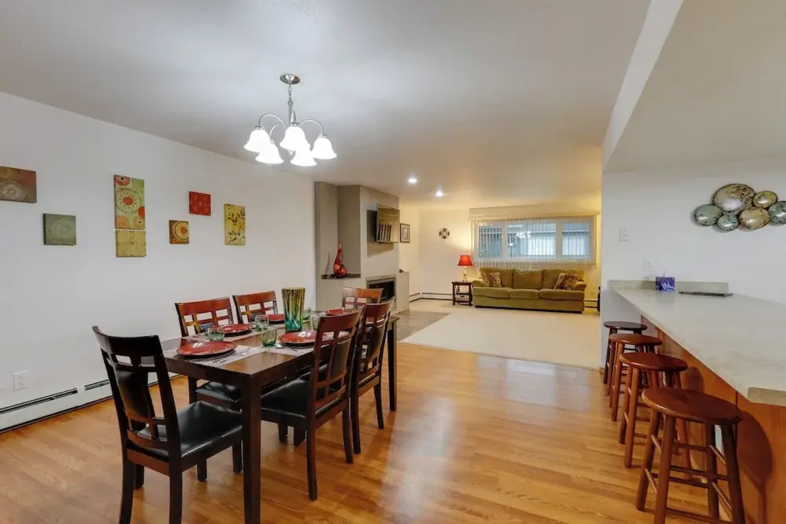 Fairbanks Alaskan Abode ~ 1 Mile to Pioneer Park!