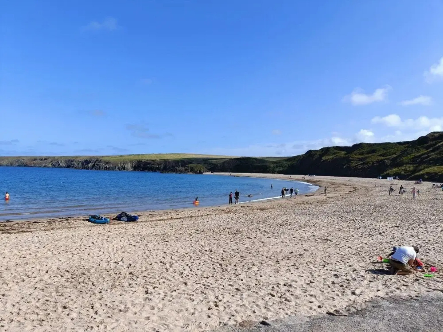 Homely, 4-bed House Close to Stunning Beach