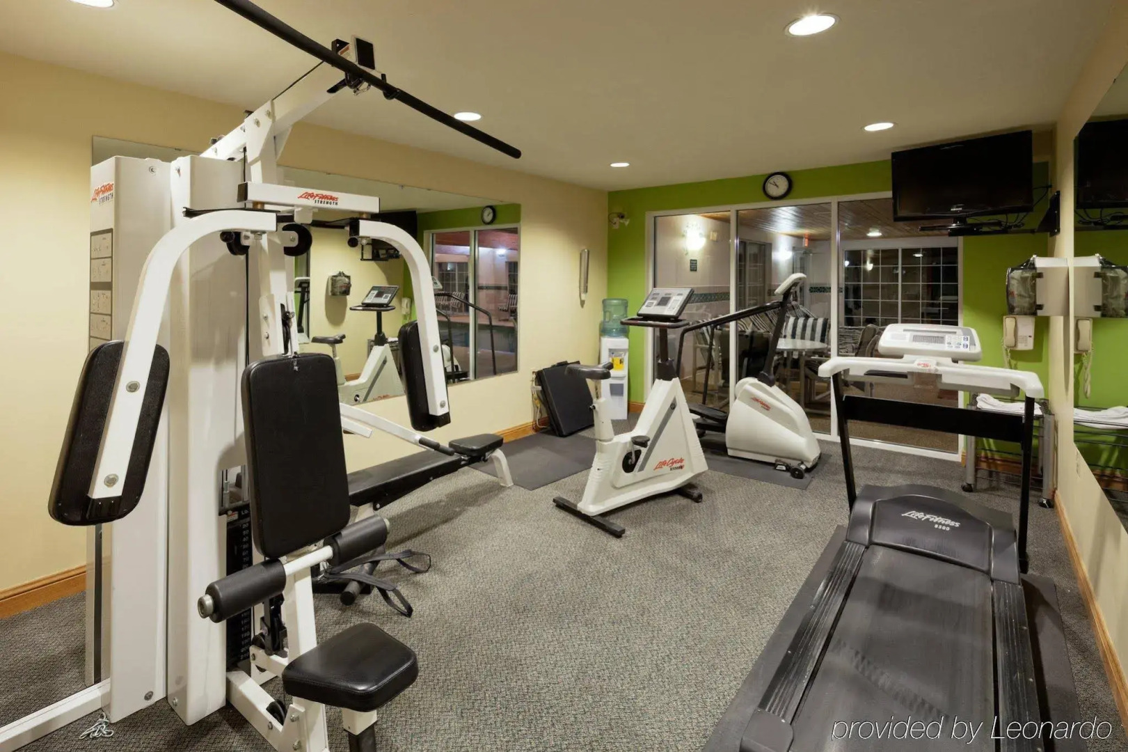 Holiday Inn Express & Suites Port Washington by IHG