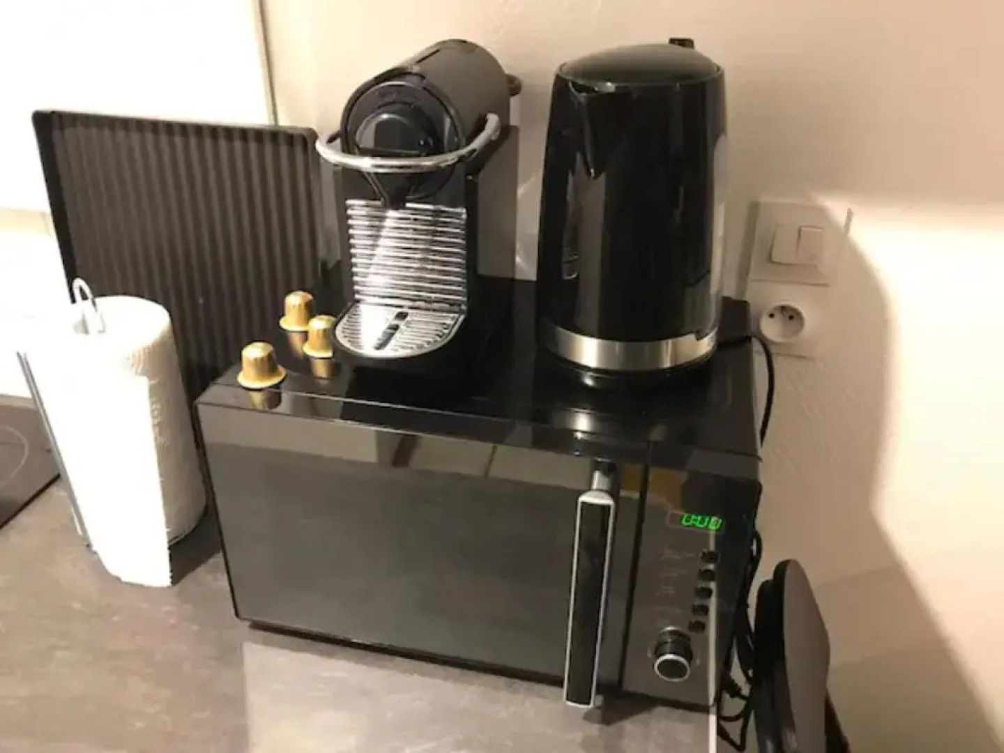 PARIS Proche : Studio tranquille et cosy