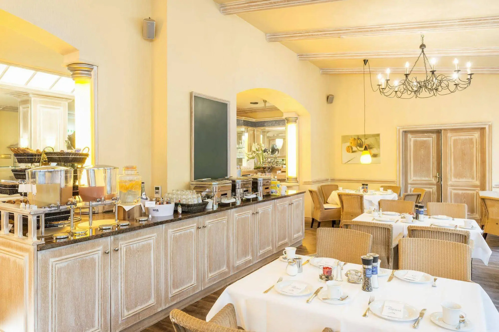 Отель Munte-Wellnesshotel am Stadtwald