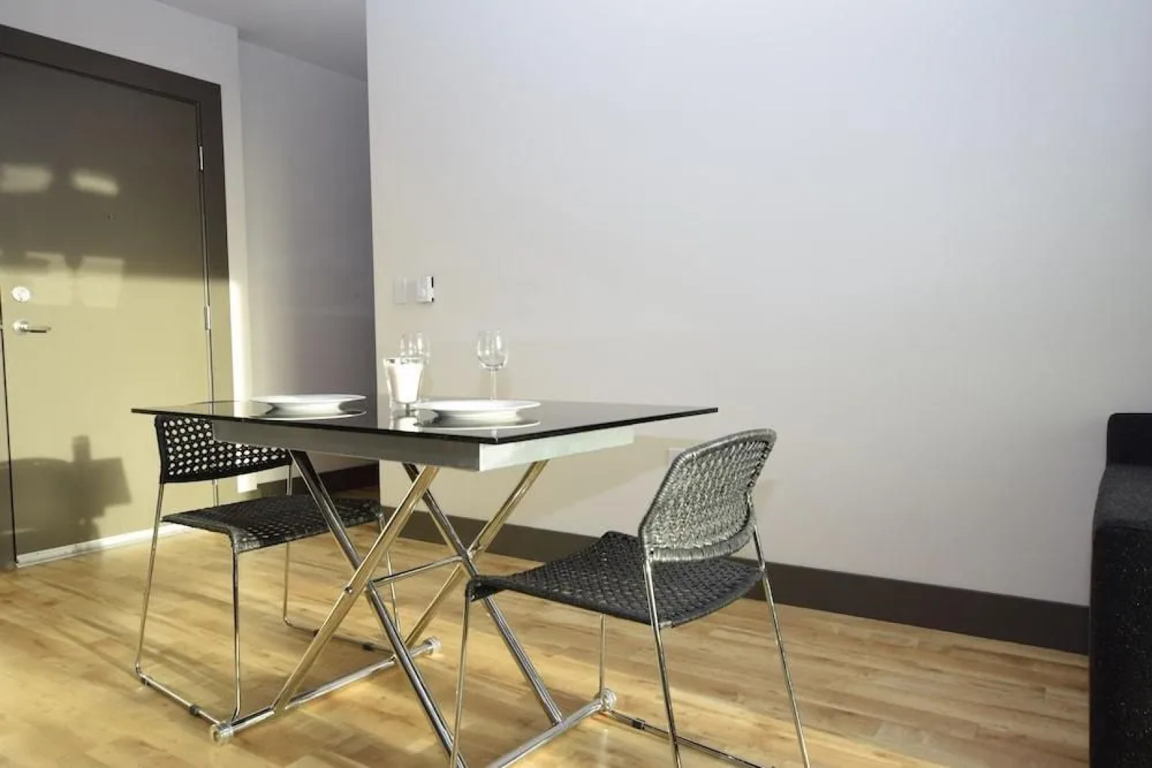 Luxe Hubs Corporate High Rise Apartments on Pine