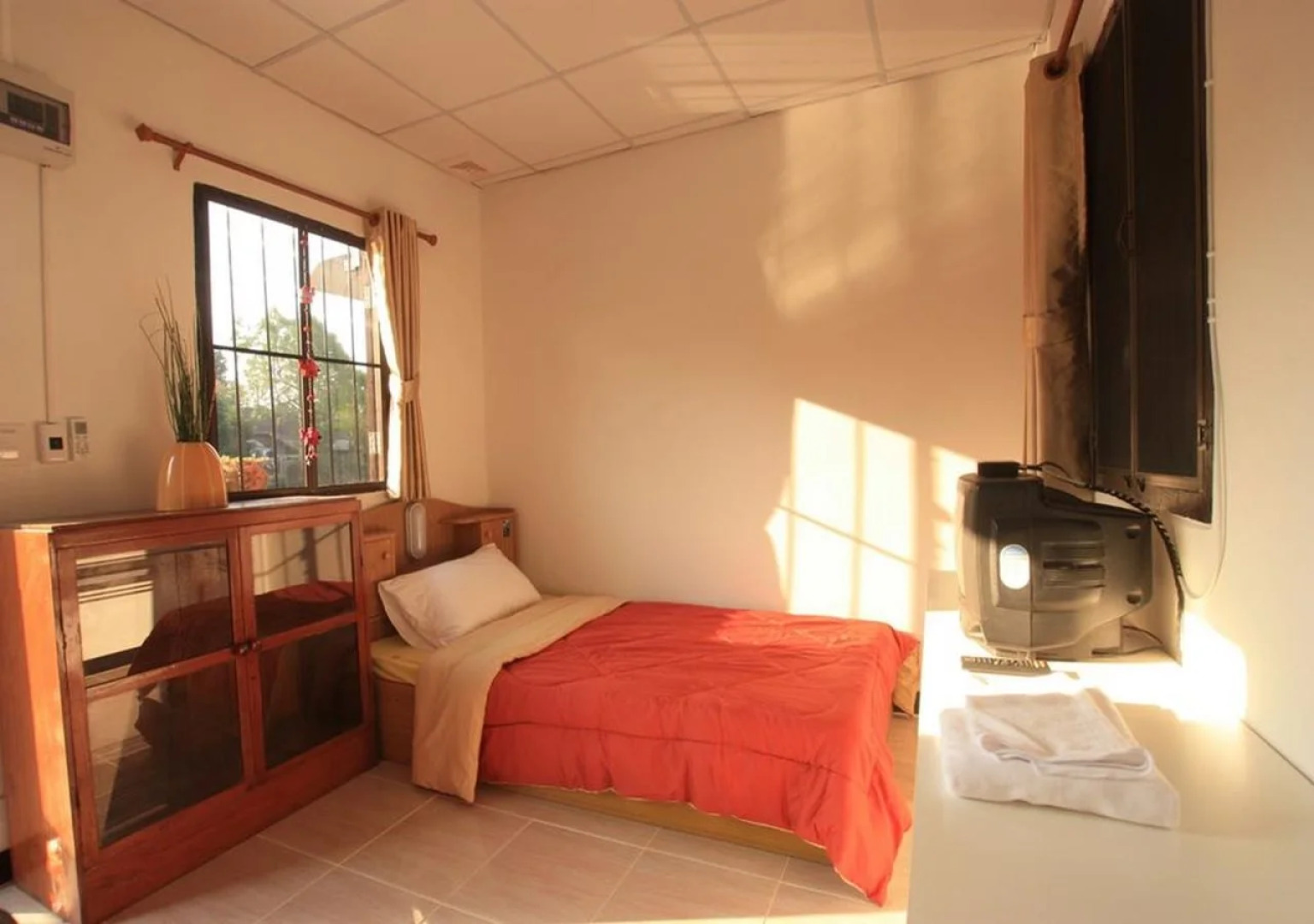 A-Ga-Pe Coffee Bar & Hostel