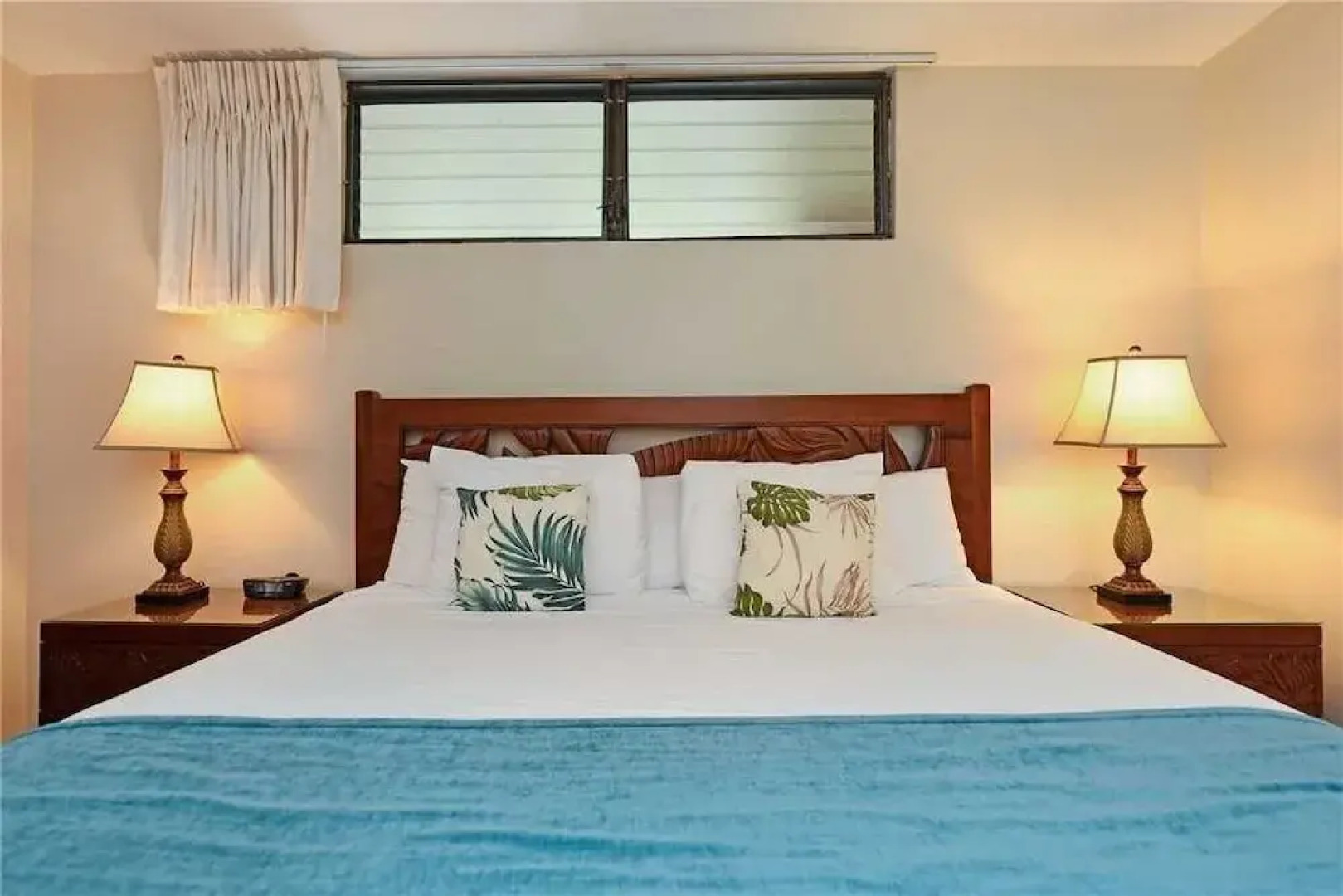 Papakea D304 by RedAwning