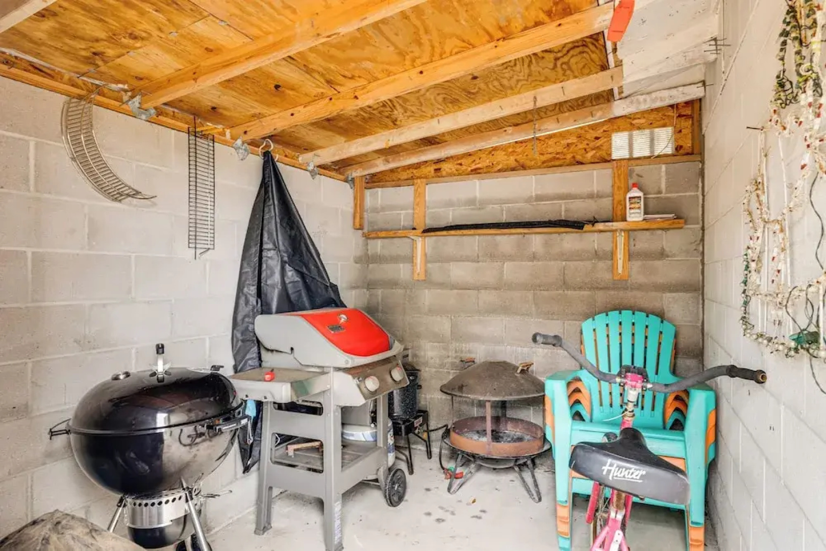 Harkers Island Getaway w/ Deck: Near Cape Lookout!